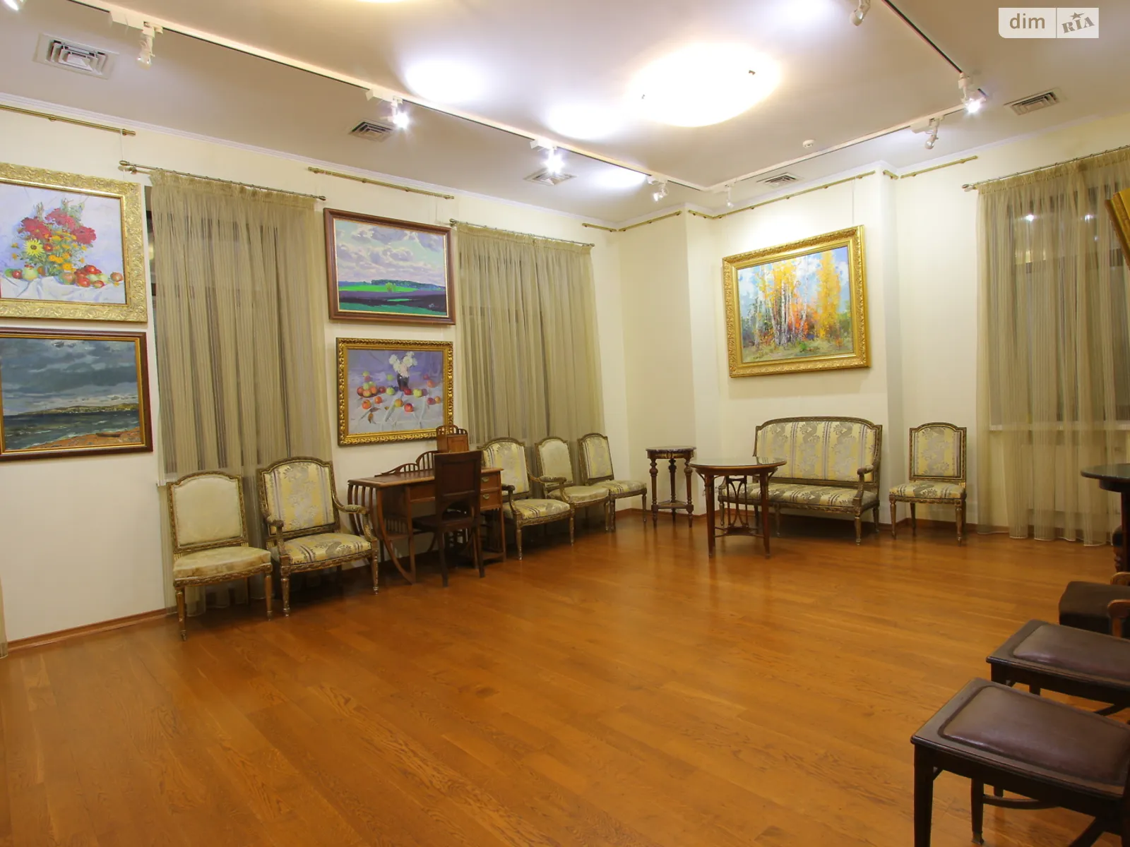 Продается офис 280 кв. м в бизнес-центре, цена: 490000 $ - фото 1