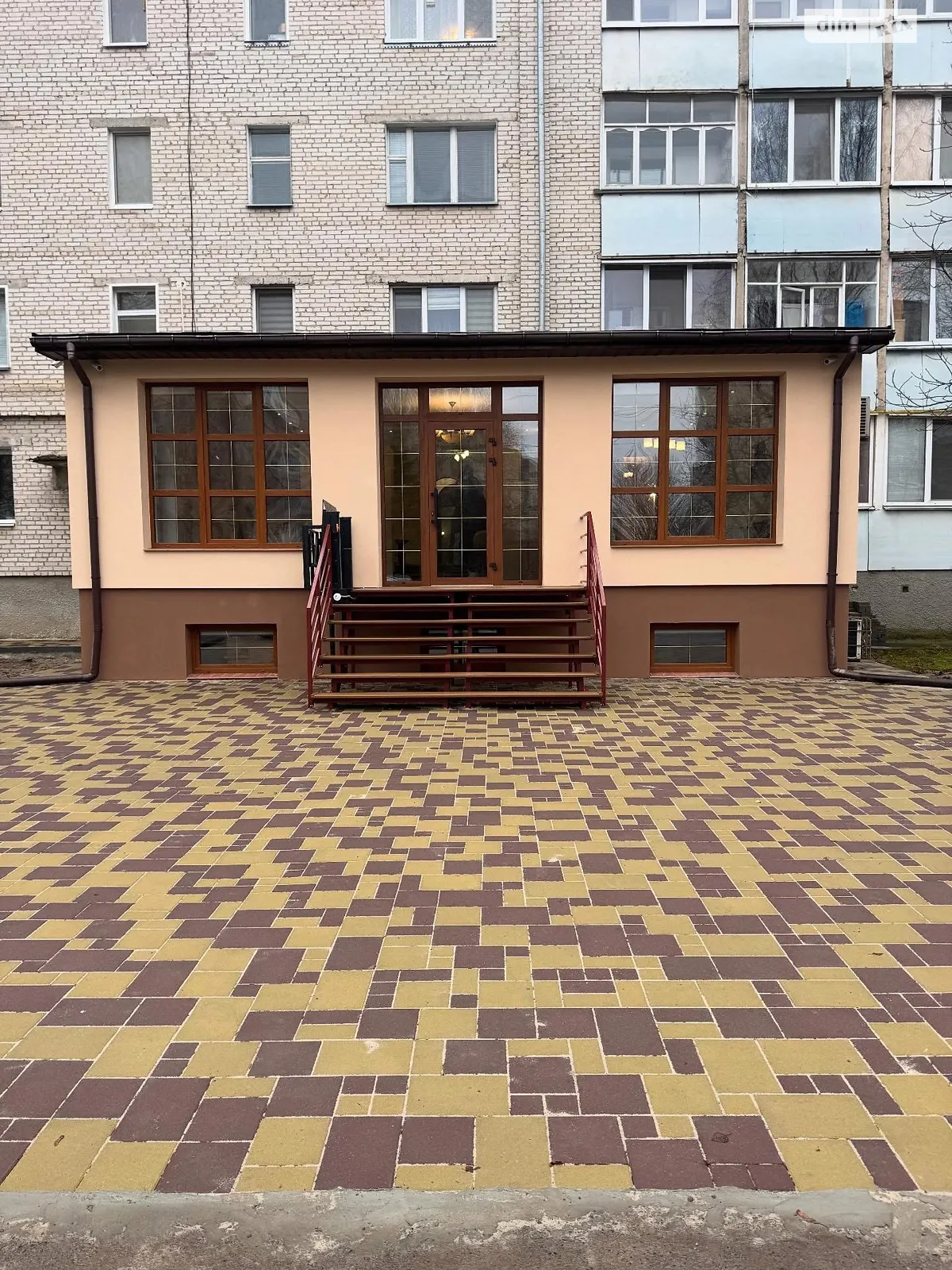 Продается помещения свободного назначения 130.6 кв. м в 5-этажном здании, цена: 270000 $ - фото 1