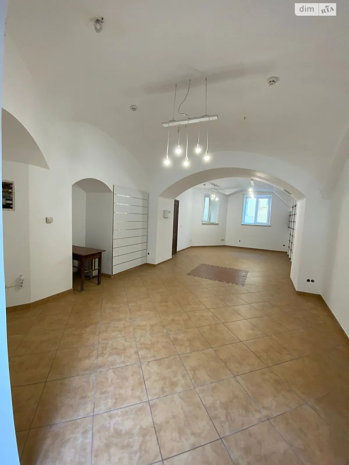 Продается помещения свободного назначения 48.2 кв. м в 3-этажном здании, цена: 85000 $ - фото 1