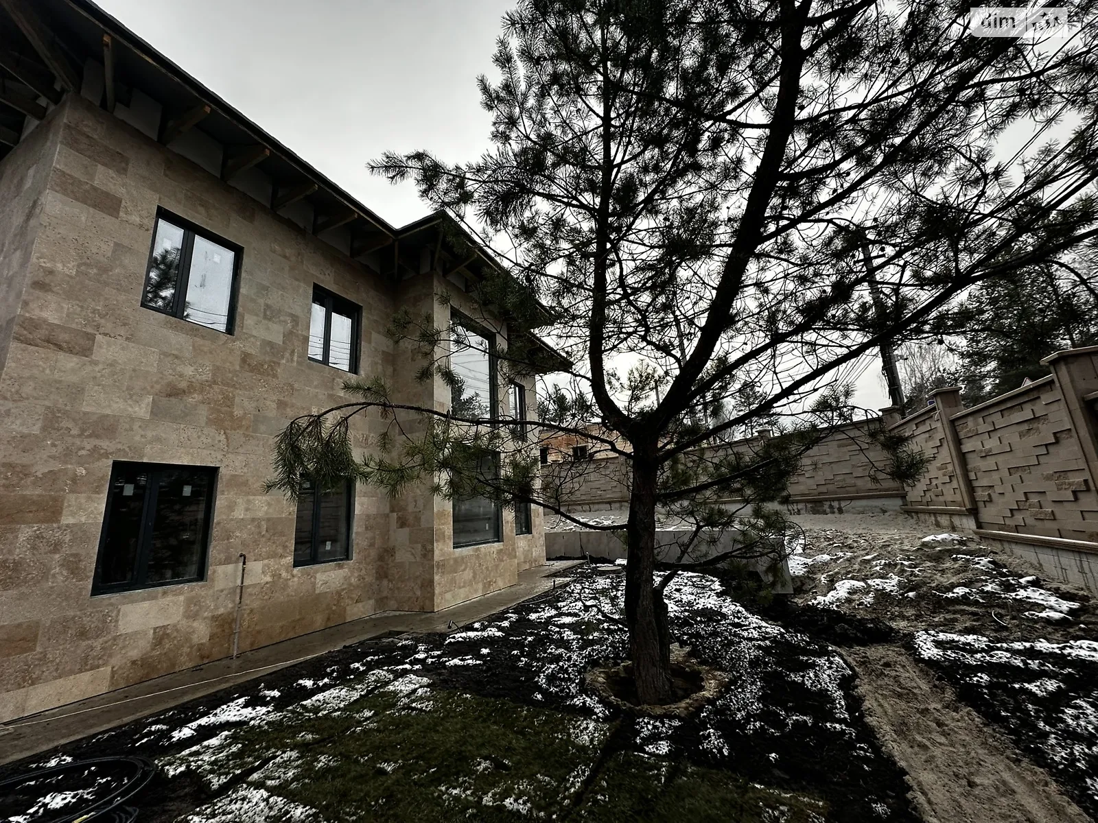 Продается дом на 2 этажа 210 кв. м с беседкой, цена: 317000 $ - фото 1