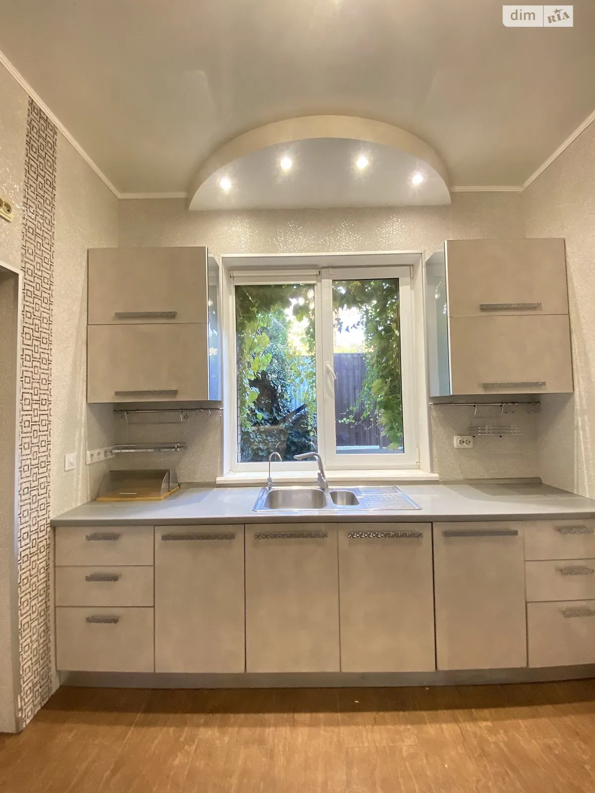 Сдается в аренду дом на 2 этажа 164 кв. м с беседкой, цена: 59999 грн - фото 1