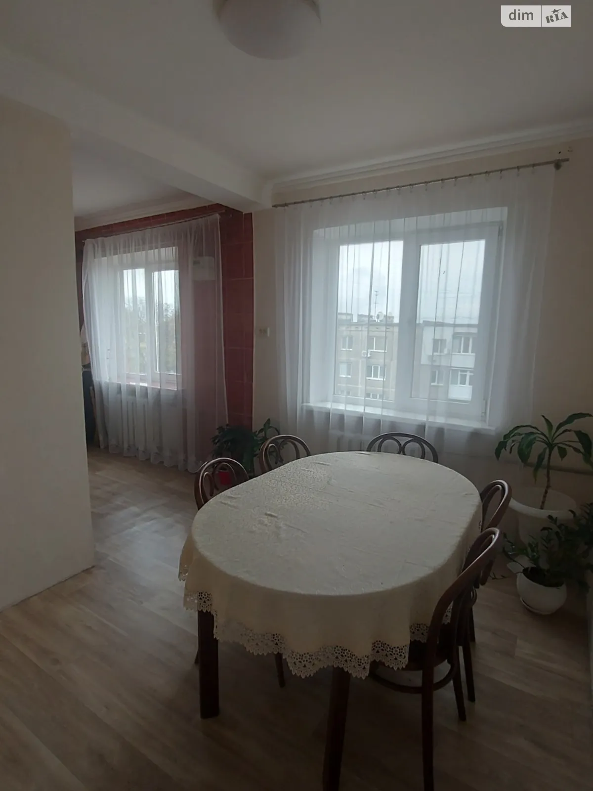 Продается 4-комнатная квартира 67.2 кв. м в Каменском, ул. Хмельницкого, 19 - фото 1