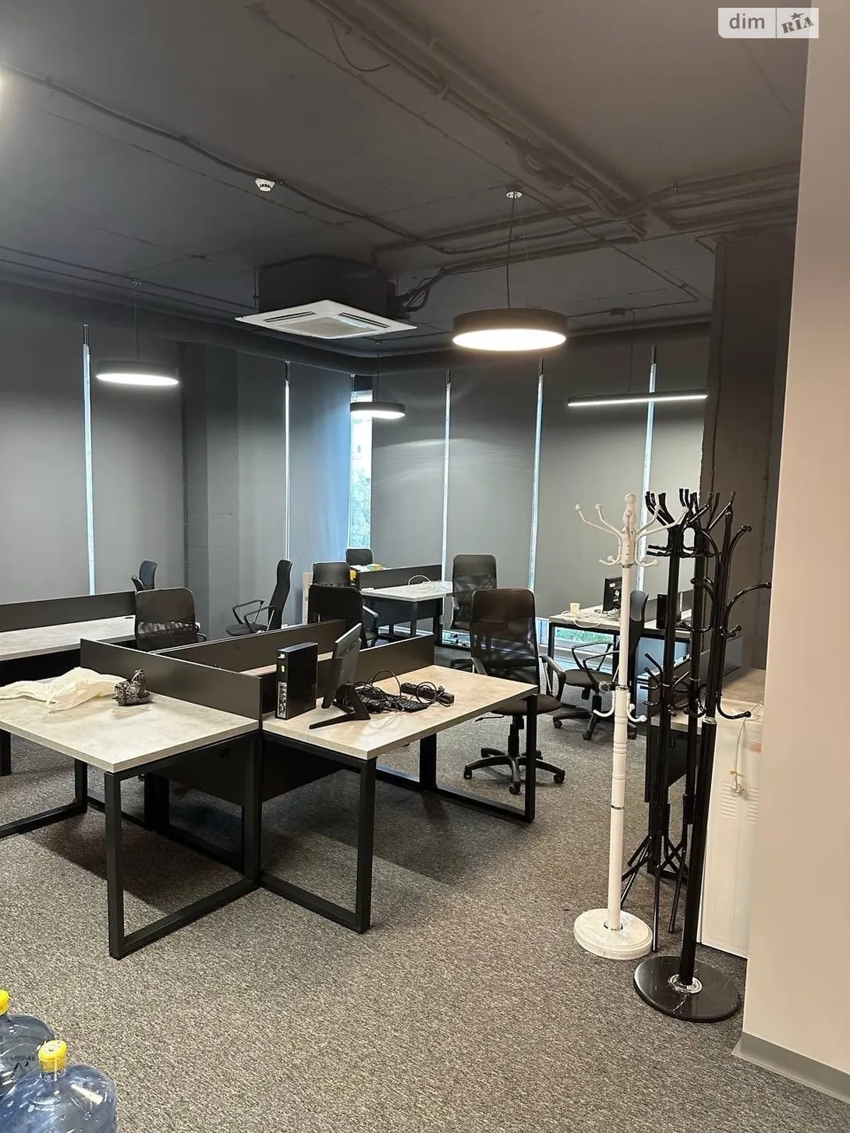 Сдается в аренду офис 63.1 кв. м в бизнес-центре, цена: 1704 $ - фото 1