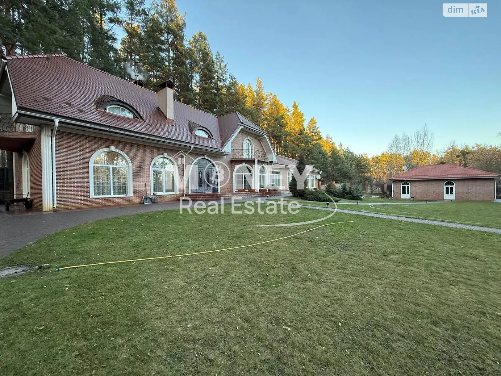 Сдается в аренду дом на 2 этажа 577 кв. м с садом, цена: 2000 $ - фото 1