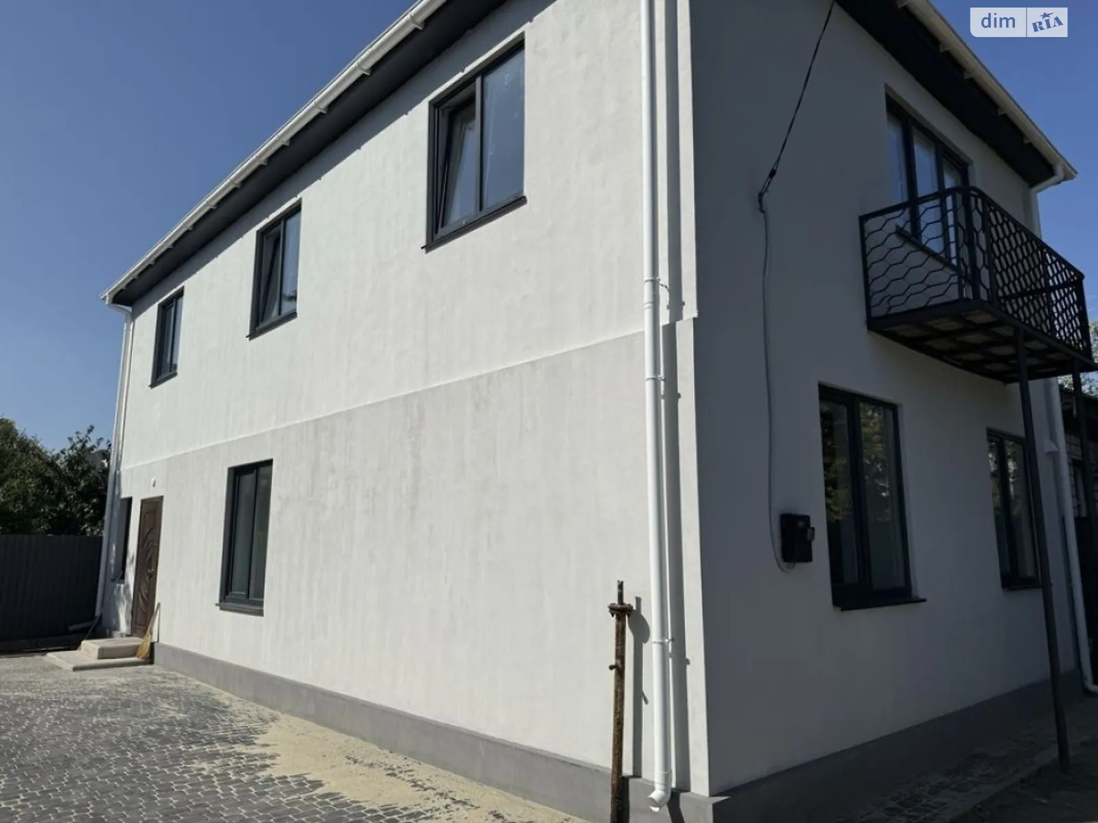 Продается дом на 2 этажа 140 кв. м с участком, цена: 140000 $ - фото 1