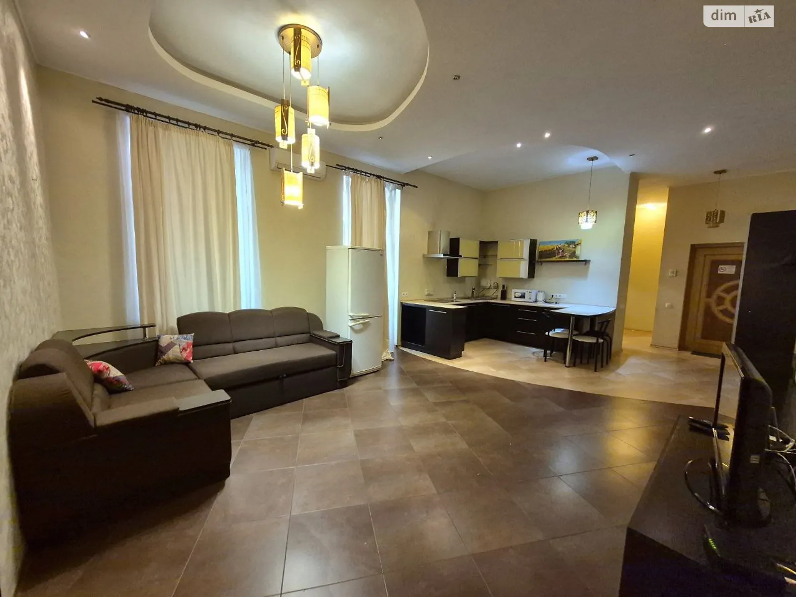 Здається в оренду 3-кімнатна квартира у Києві, вул. Мала Житомирська, 5 - фото 1