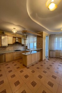 Продаж квартири, Івано-Франківськ, р‑н. Арсенал, Військова вулиця, буд. 2