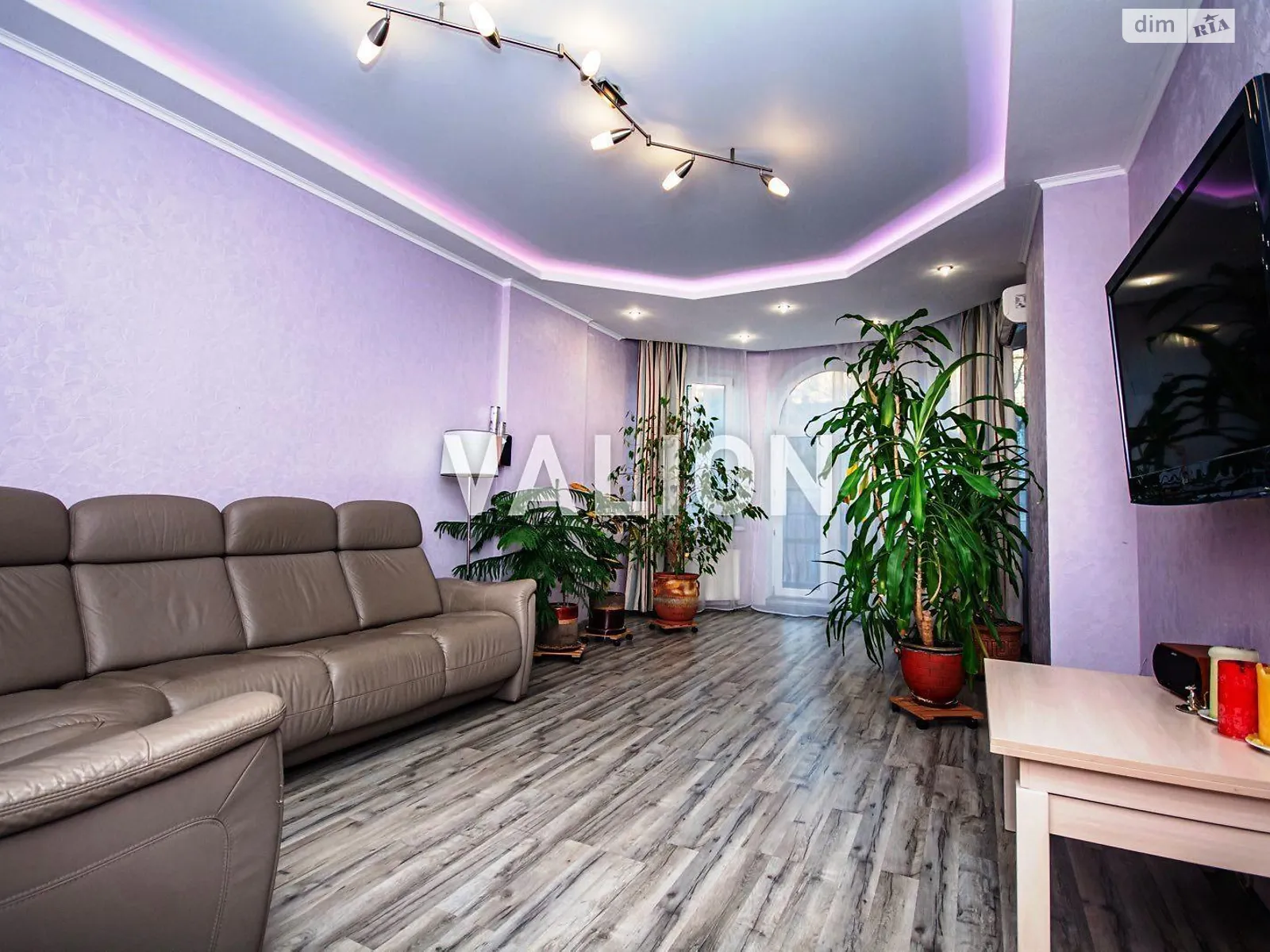 Продается 4-комнатная квартира 143.9 кв. м в Киеве, ул. Дмитриевская, 75 - фото 1