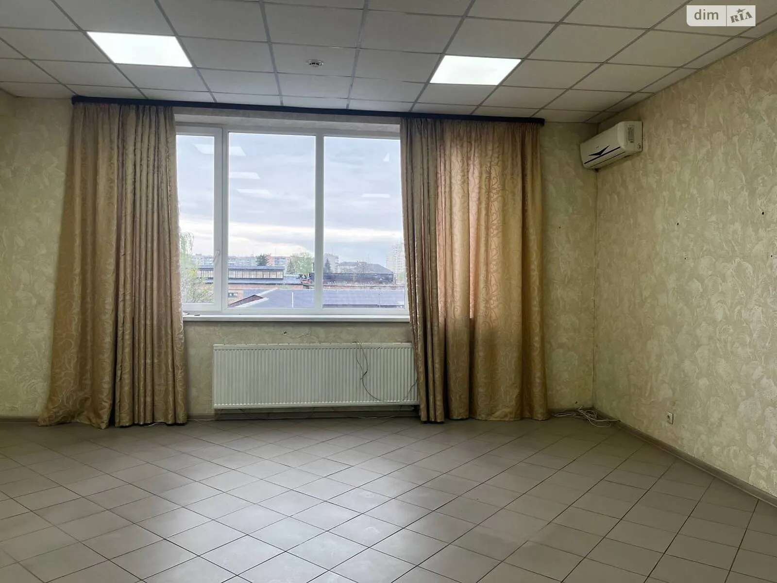 Сдается в аренду офис 34.4 кв. м в бизнес-центре, цена: 9100 грн - фото 1