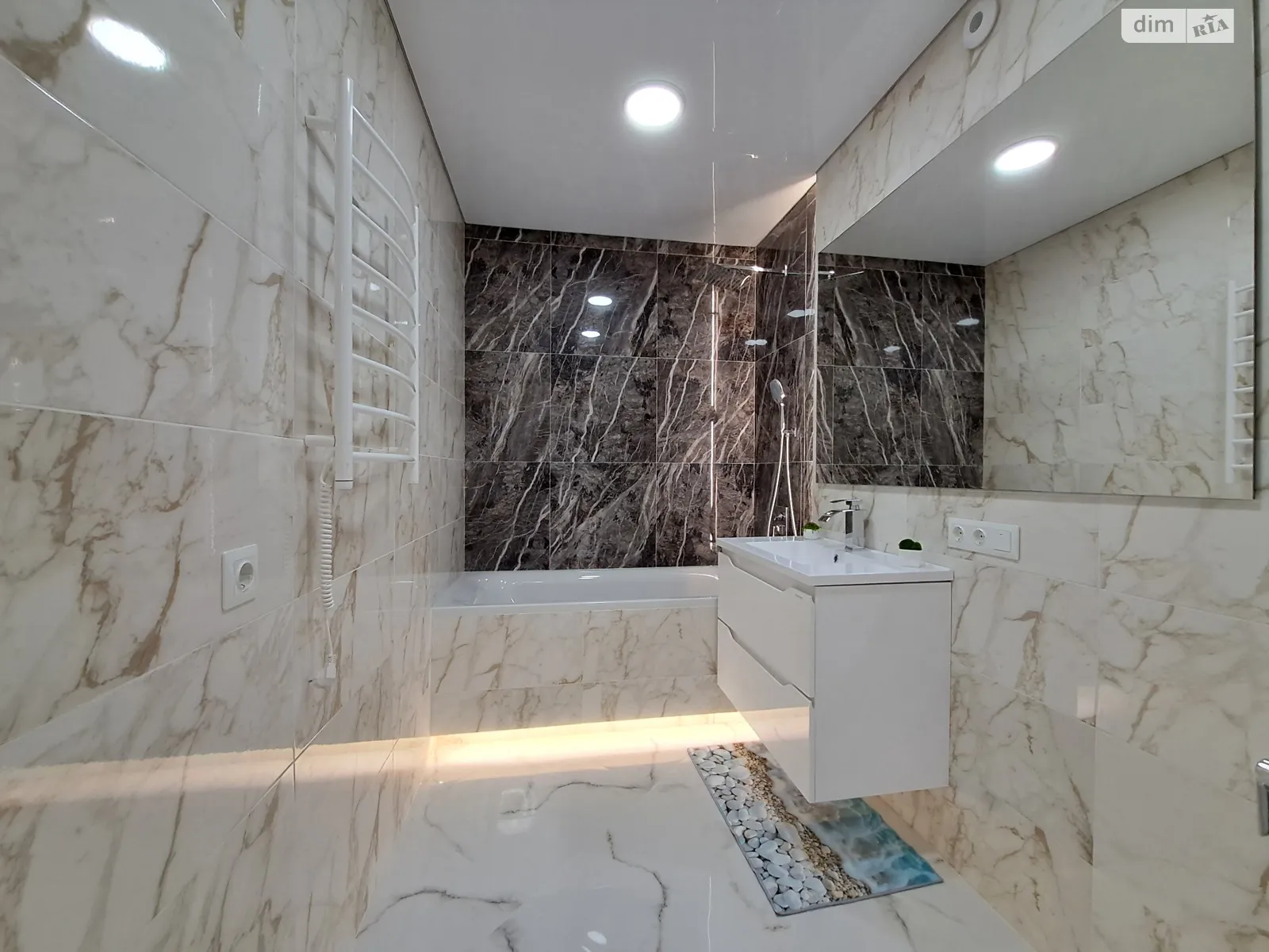 Продается 1-комнатная квартира 44 кв. м в Зарванцах, ул. Одесская, 7 - фото 1