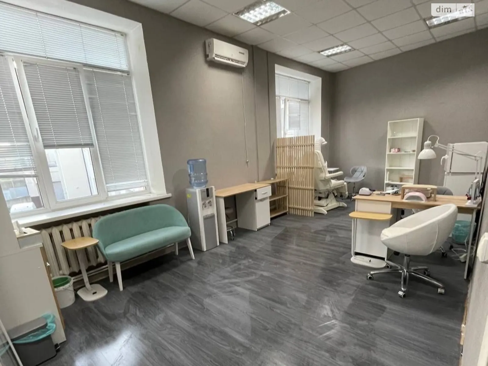 Сдается в аренду офис 24.3 кв. м в бизнес-центре, цена: 6804 грн - фото 1