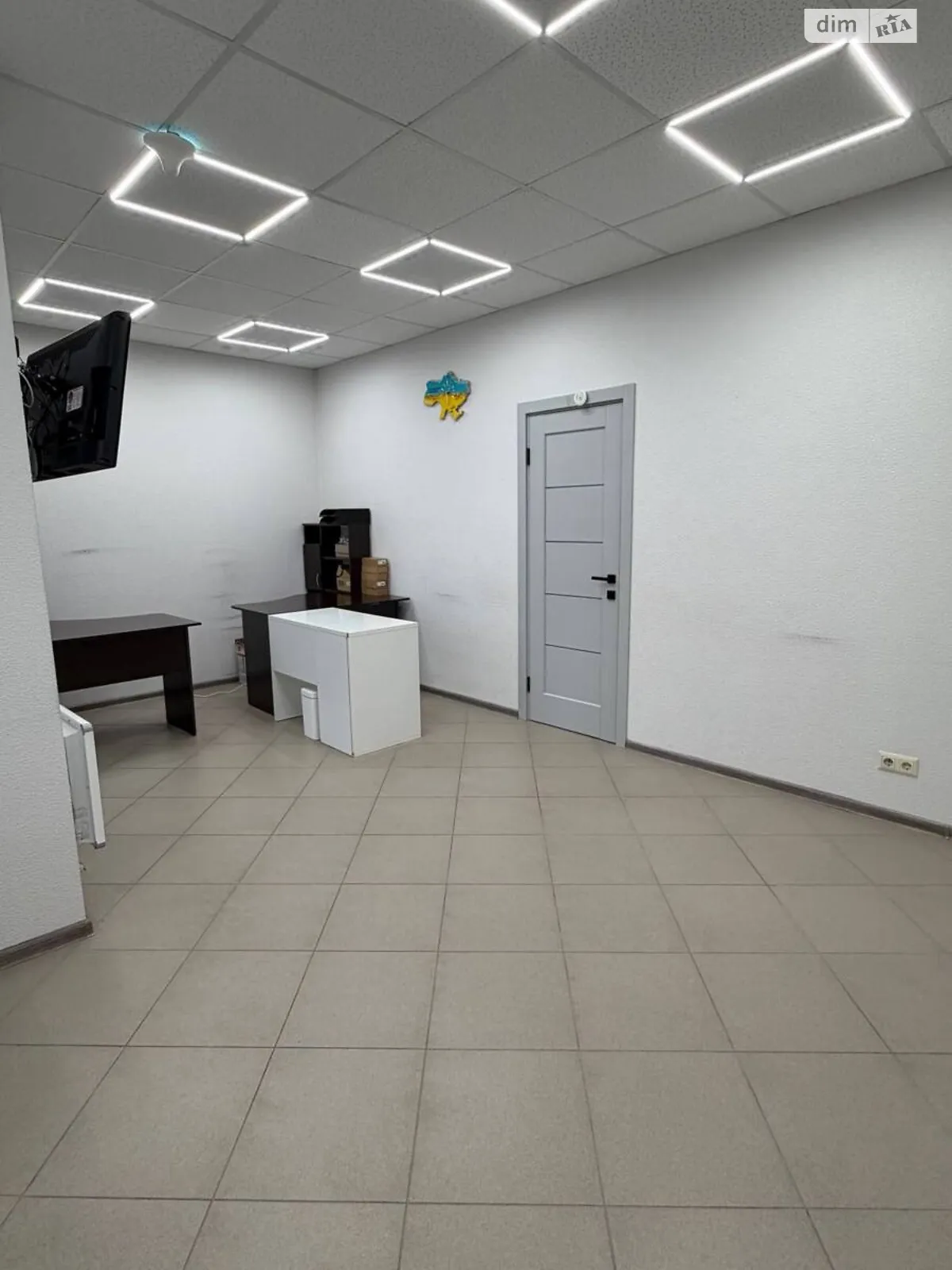 Продається приміщення вільного призначення 38 кв. м в 10-поверховій будівлі, цена: 110000 $ - фото 1