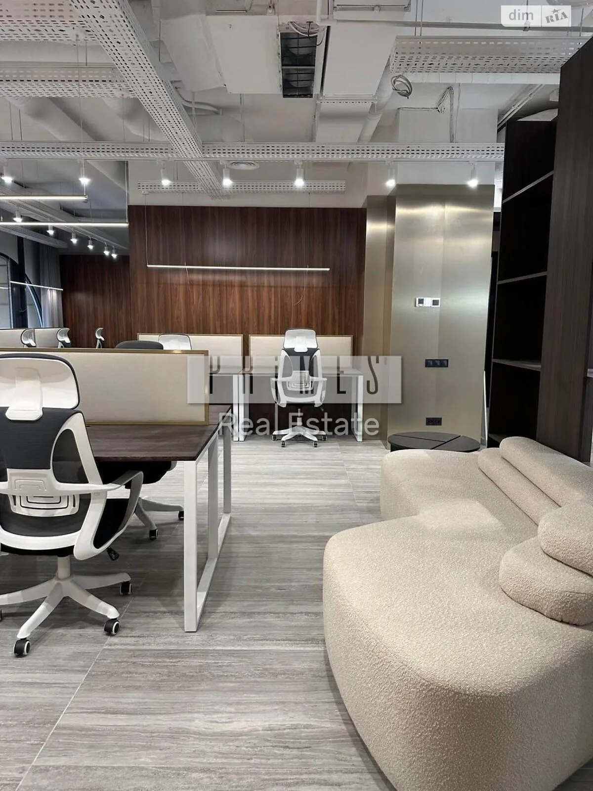 Продается офис 178.8 кв. м в бизнес-центре, цена: 820000 $ - фото 1