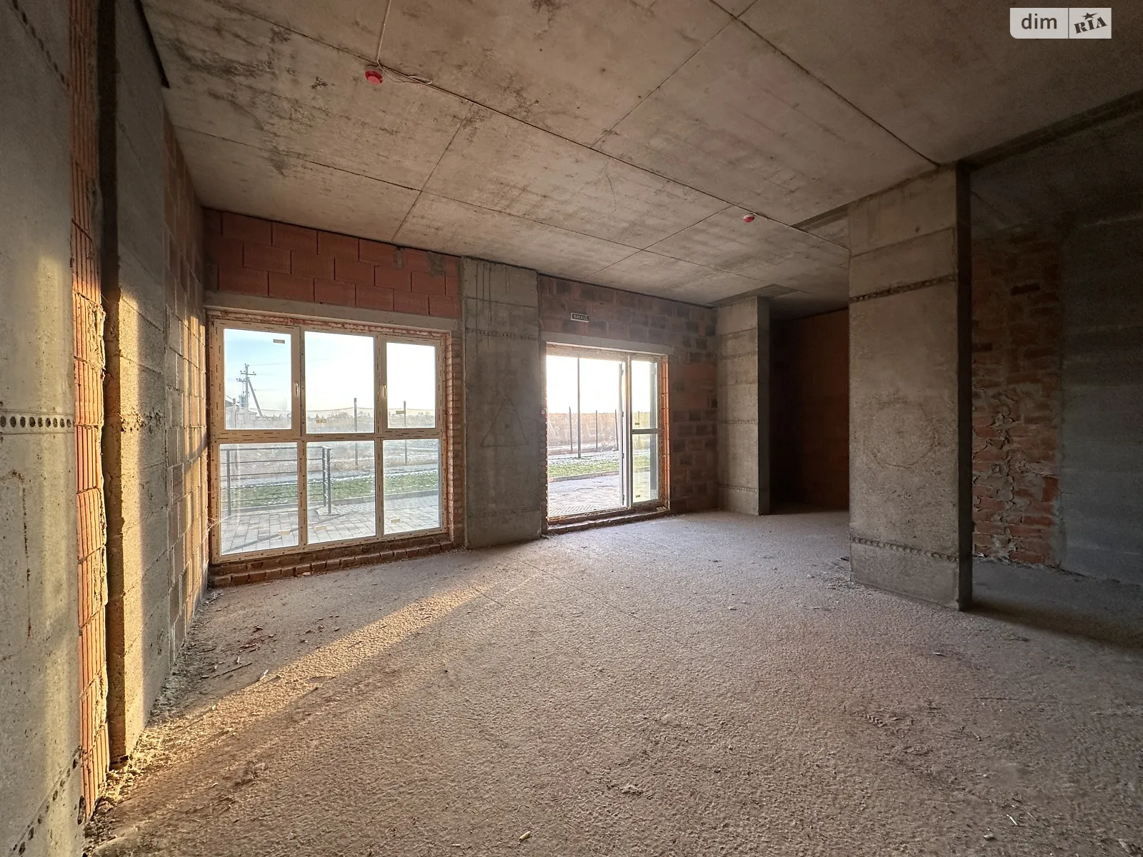 Сдается в аренду помещения свободного назначения 58 кв. м в 5-этажном здании, цена: 500 $ - фото 1