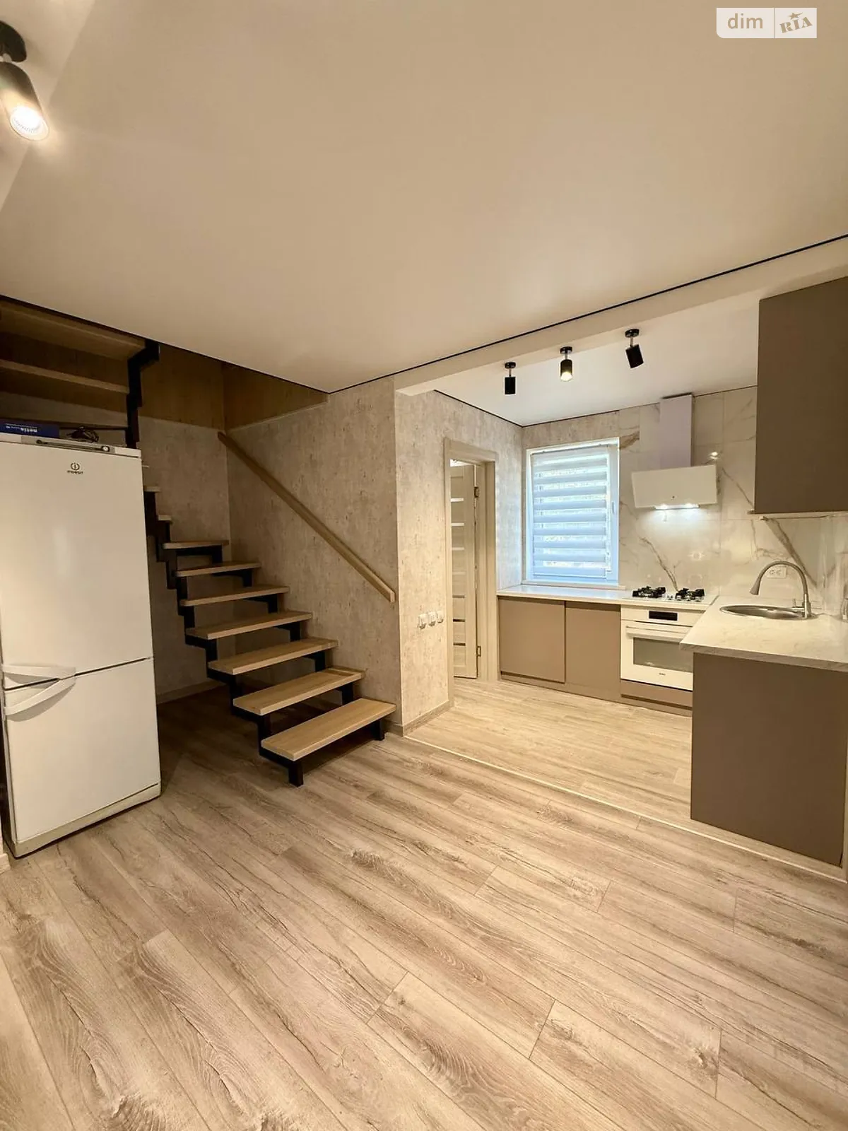 Продается дом на 2 этажа 86.6 кв. м с подвалом, цена: 73400 $ - фото 1