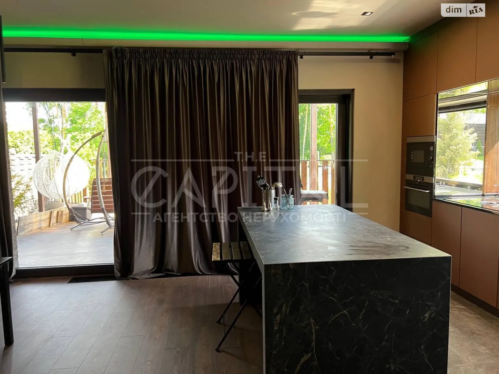 Сдается в аренду дом на 2 этажа 180 кв. м с террасой, цена: 4000 $ - фото 1