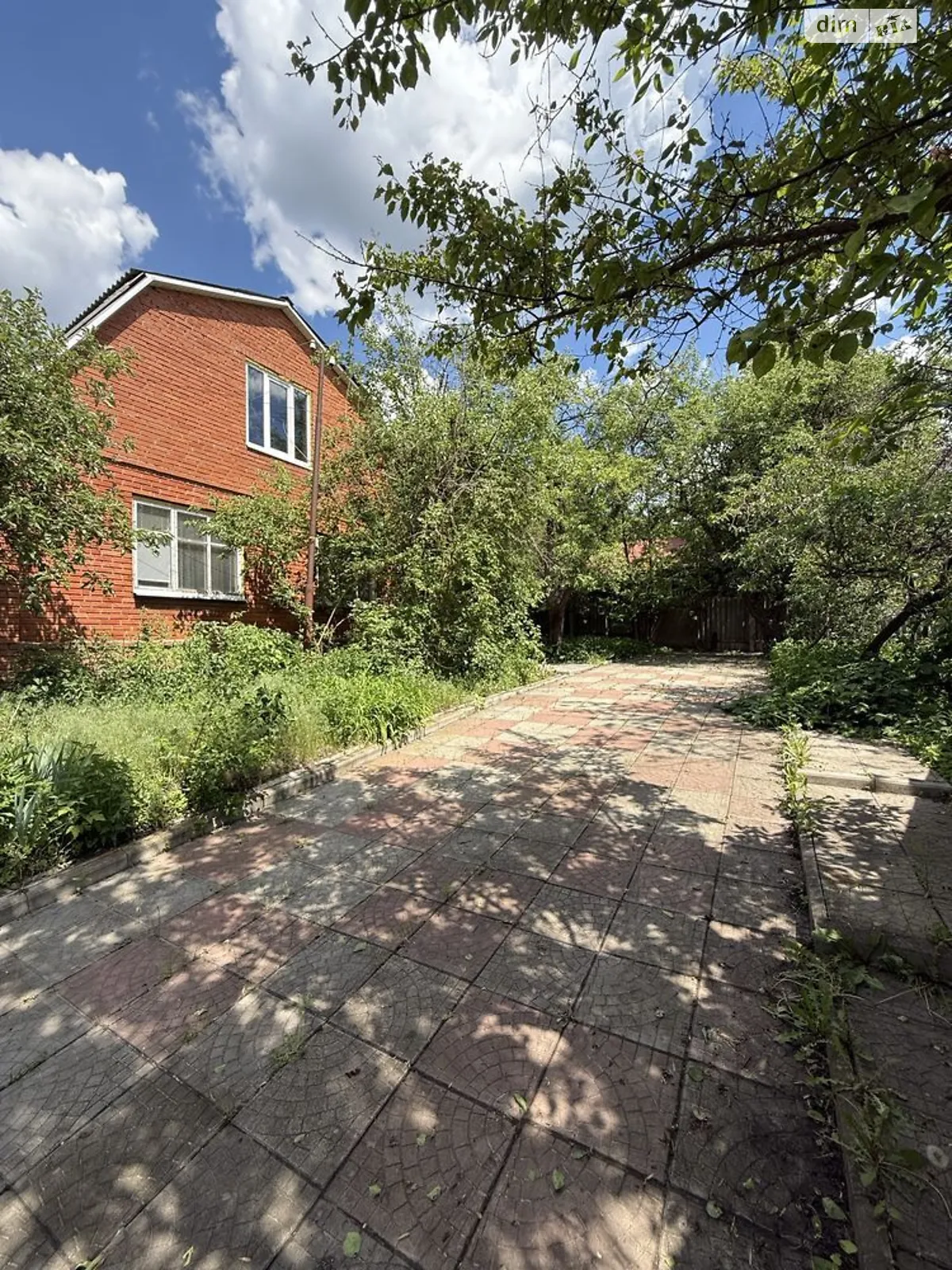 Продается дом на 2 этажа 180 кв. м с камином, цена: 90000 $ - фото 1