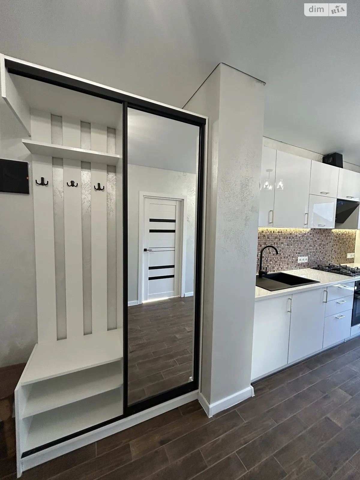 Продається 2-кімнатна квартира 39.5 кв. м у Кременці, вул. Ольжича, 4 - фото 1