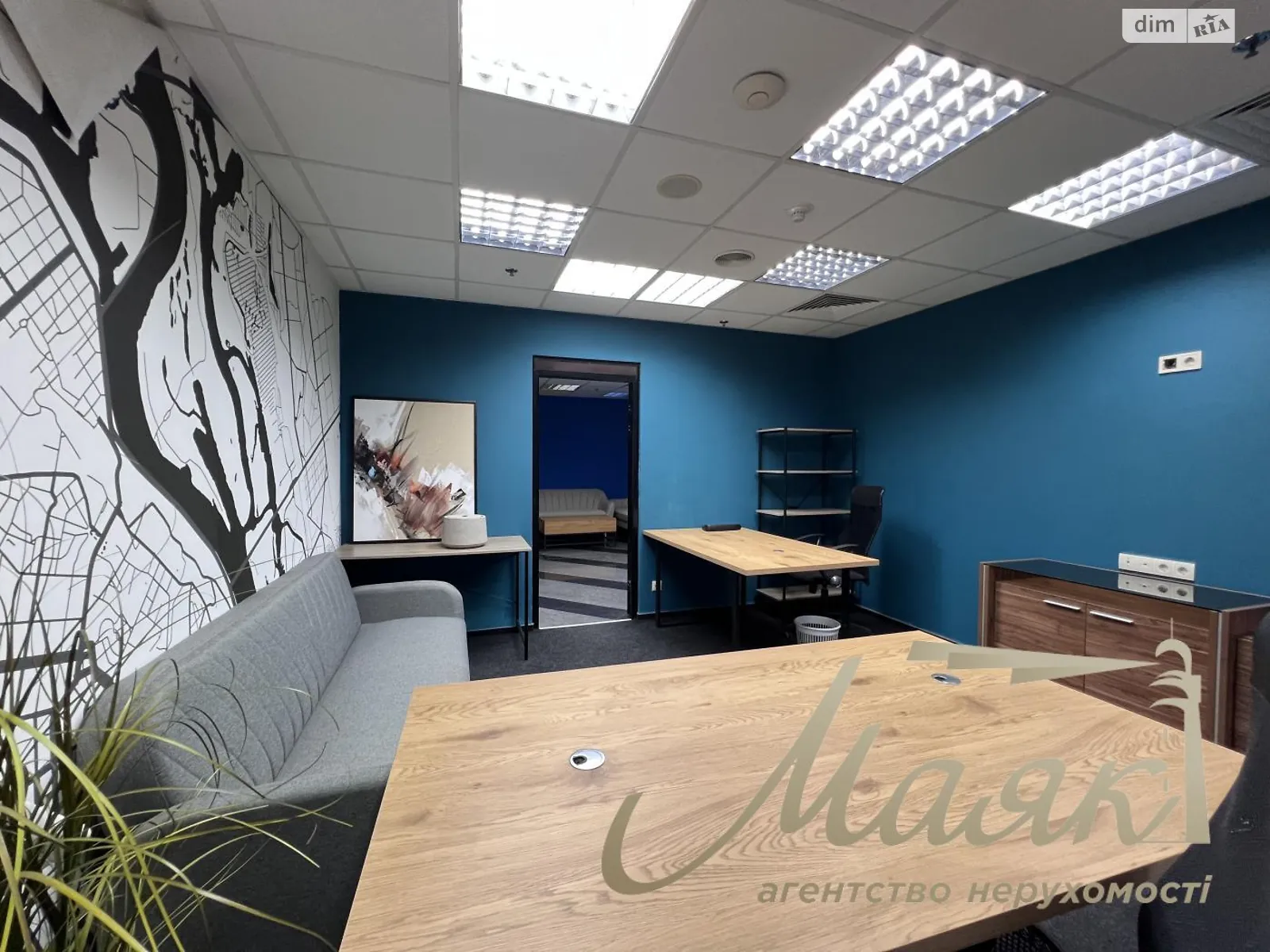 Сдается в аренду офис 195 кв. м в бизнес-центре, цена: 6800 $ - фото 1