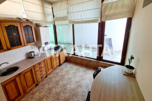 Продаж квартири, Одеса, р‑н. Приморський, Довженка вулиця