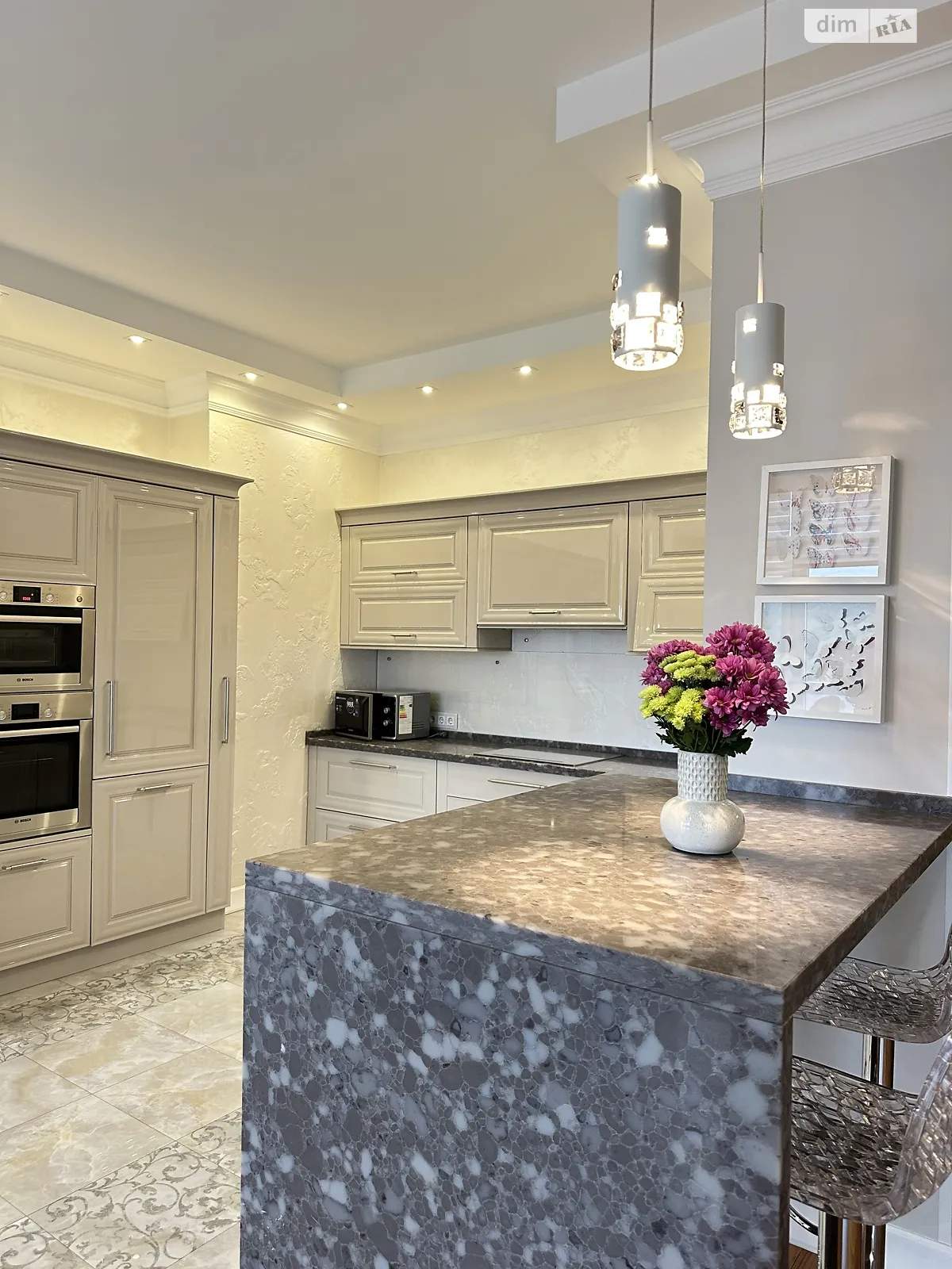 Продается 3-комнатная квартира 148 кв. м в Киеве, ул. Андрея Верхогляда(Драгомирова), 5 - фото 1