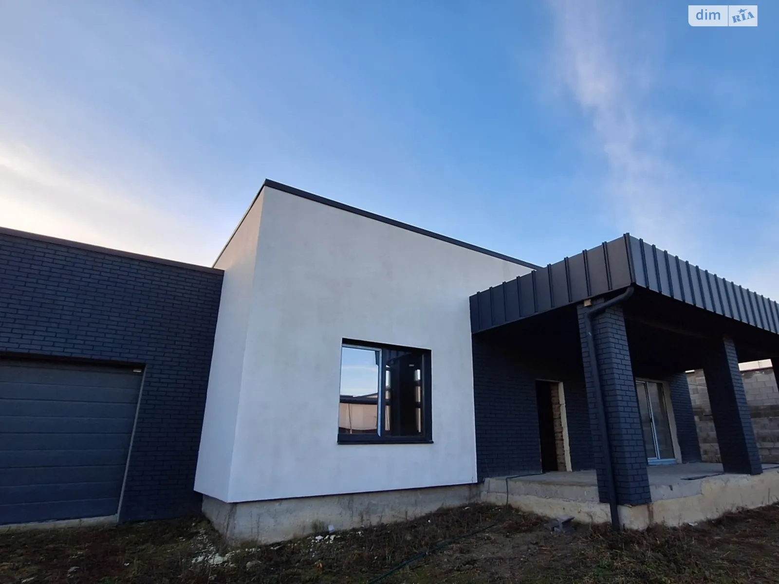 Продается одноэтажный дом 160 кв. м с гаражом, цена: 95000 $ - фото 1