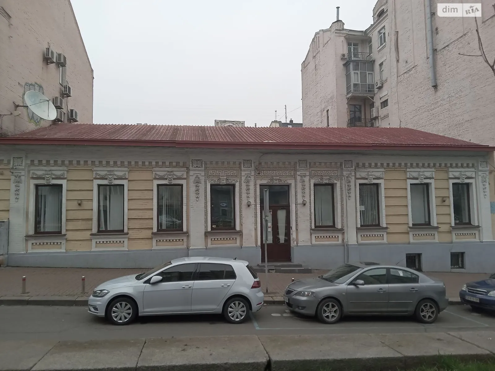 Сдается в аренду офис 362.3 кв. м в бизнес-центре, цена: 180000 грн - фото 1