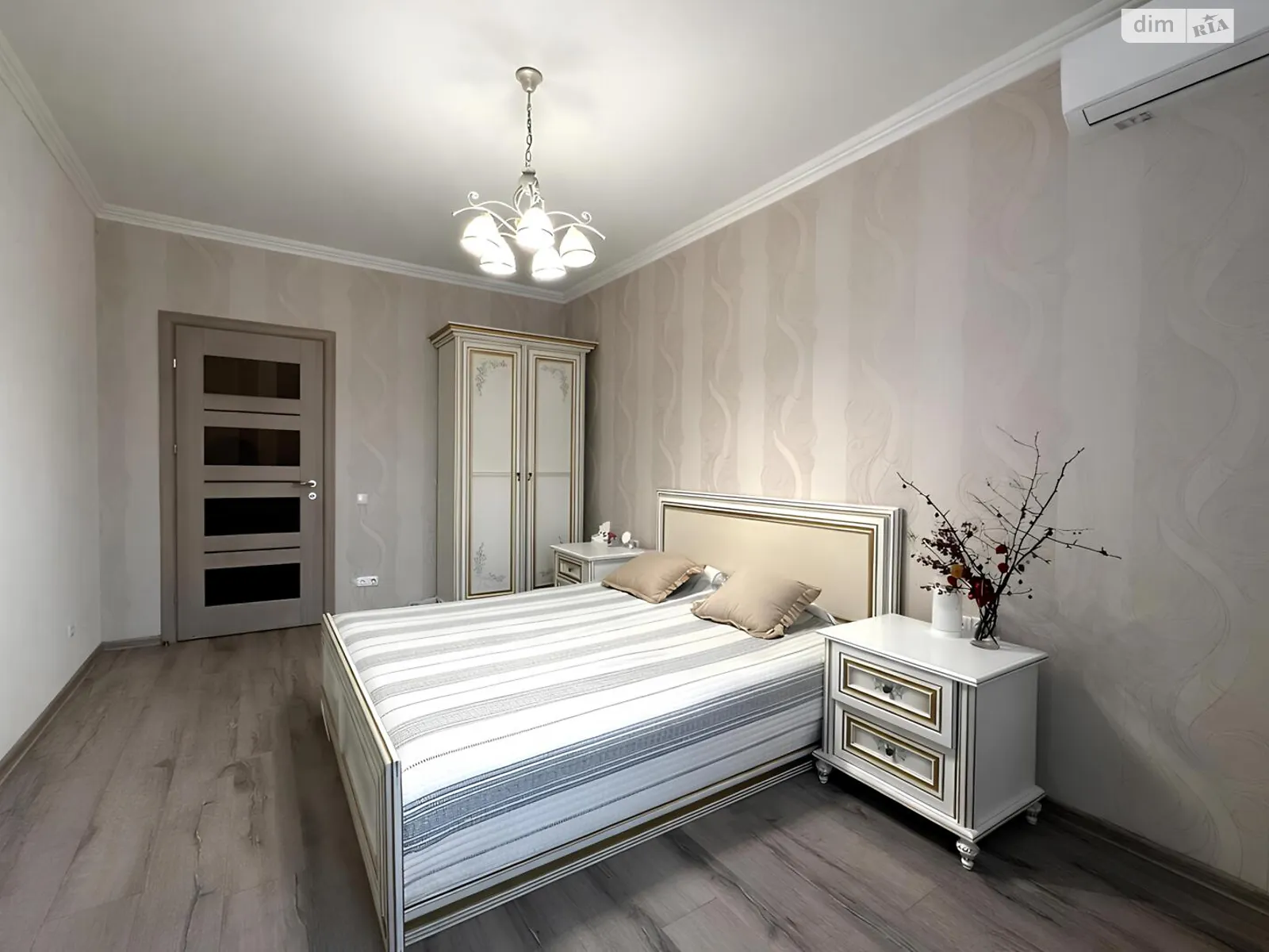 Продается 2-комнатная квартира 75.7 кв. м в Киеве, просп. Владимира Ивасюка, 2Д - фото 1