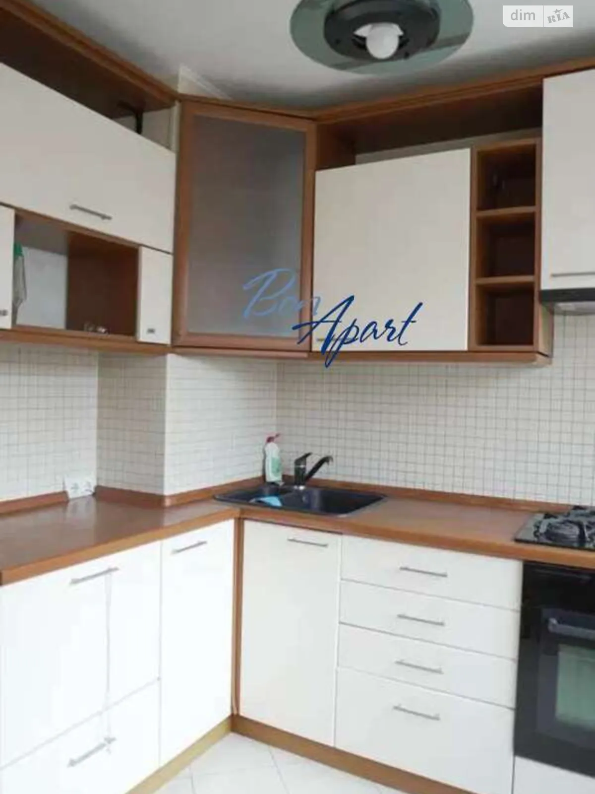 Продается 3-комнатная квартира 63 кв. м в Киеве, ул. Гната Юры, 8 - фото 1