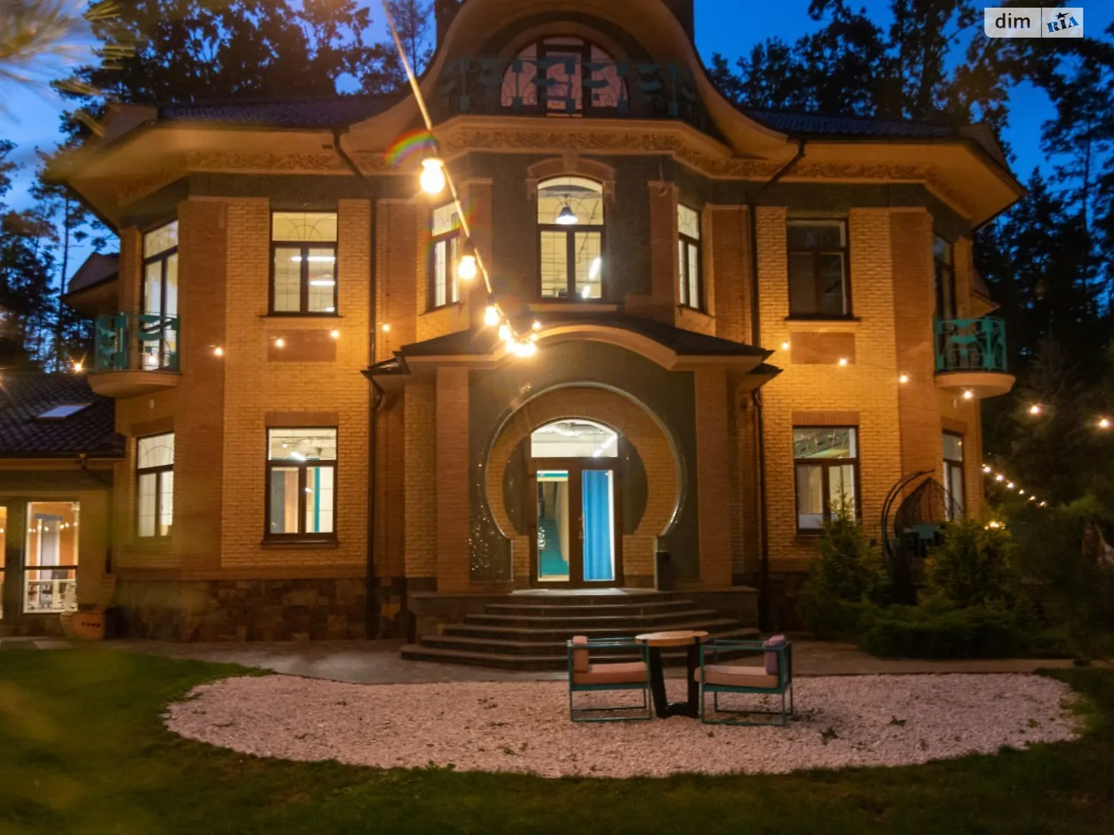 Продается объект сферы услуг 1087 кв. м в 3-этажном здании, цена: 1000000 $ - фото 1