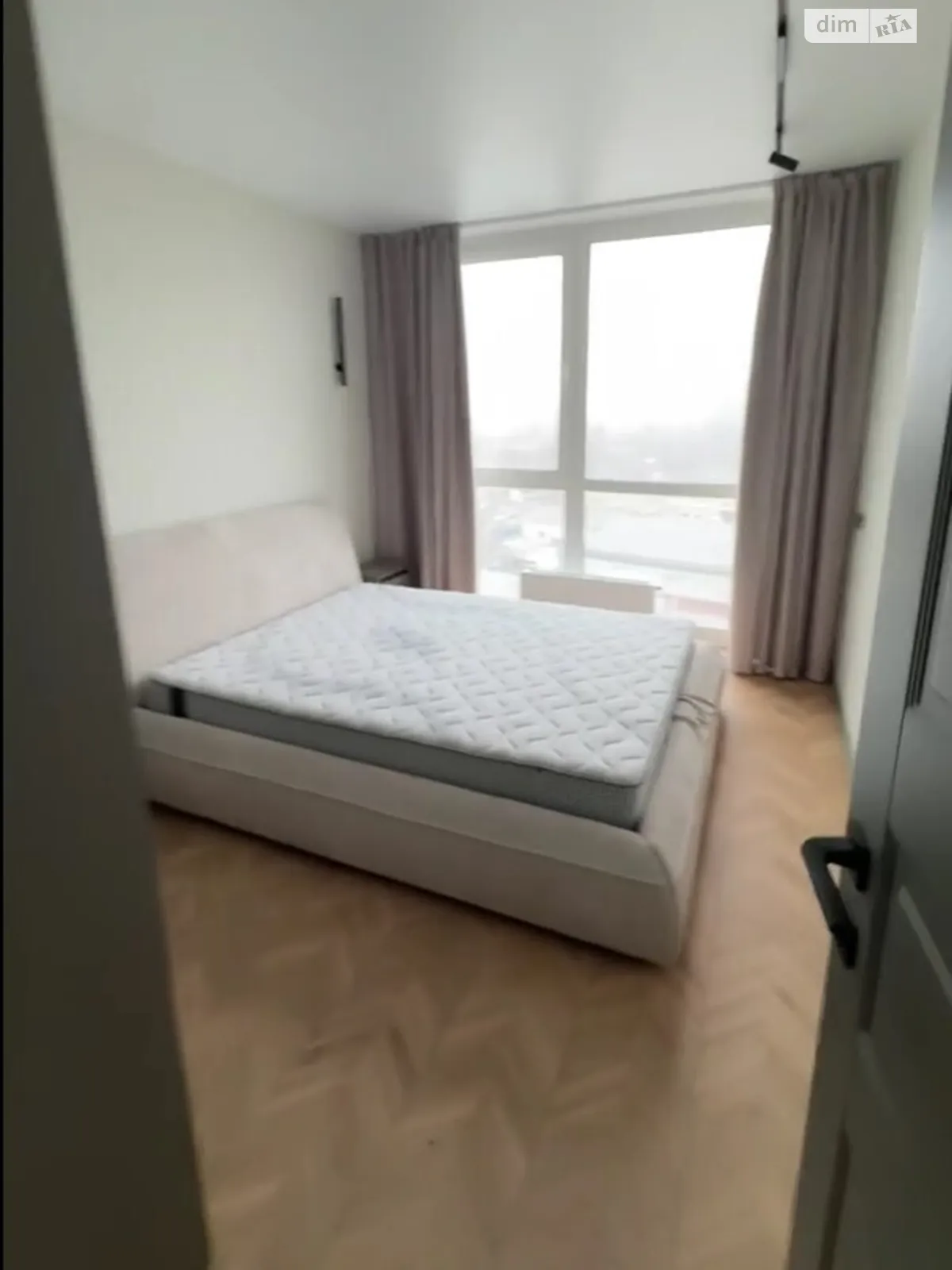 Продается 1-комнатная квартира 42 кв. м в Киеве, ул. Причальная, 12 - фото 1