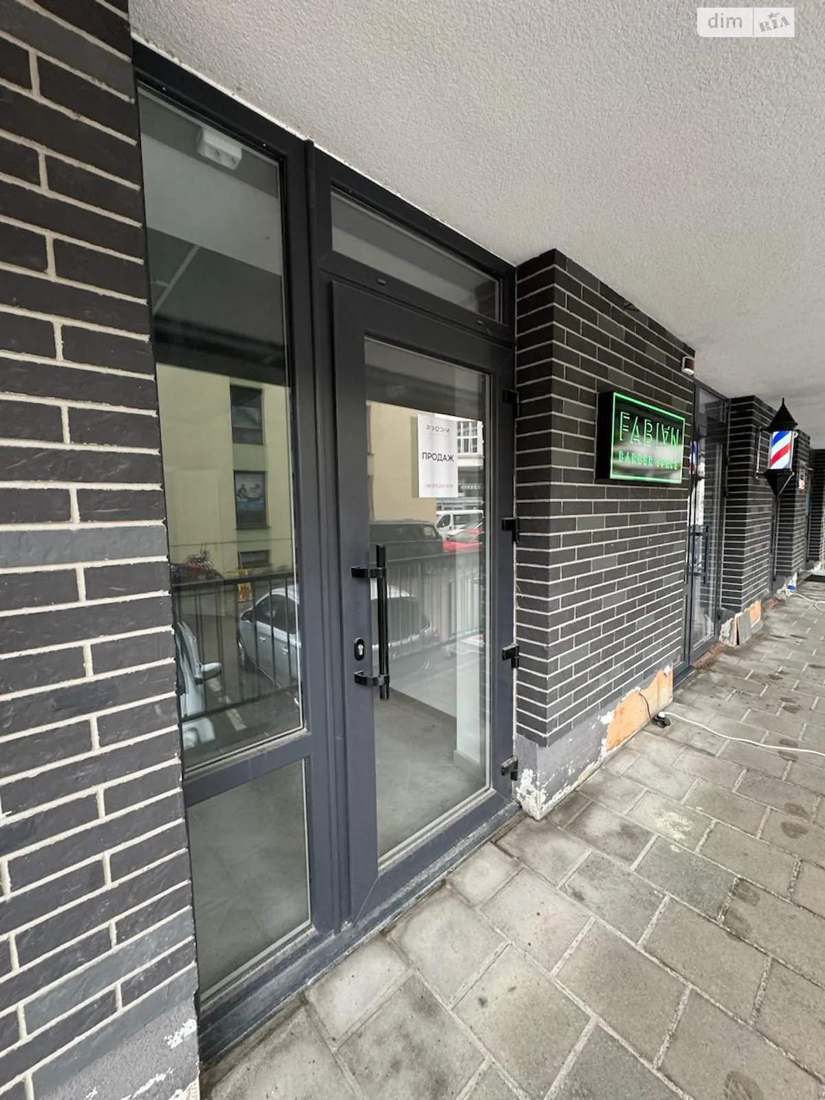 Сдается в аренду помещения свободного назначения 17 кв. м в 15-этажном здании, цена: 320 $ - фото 1