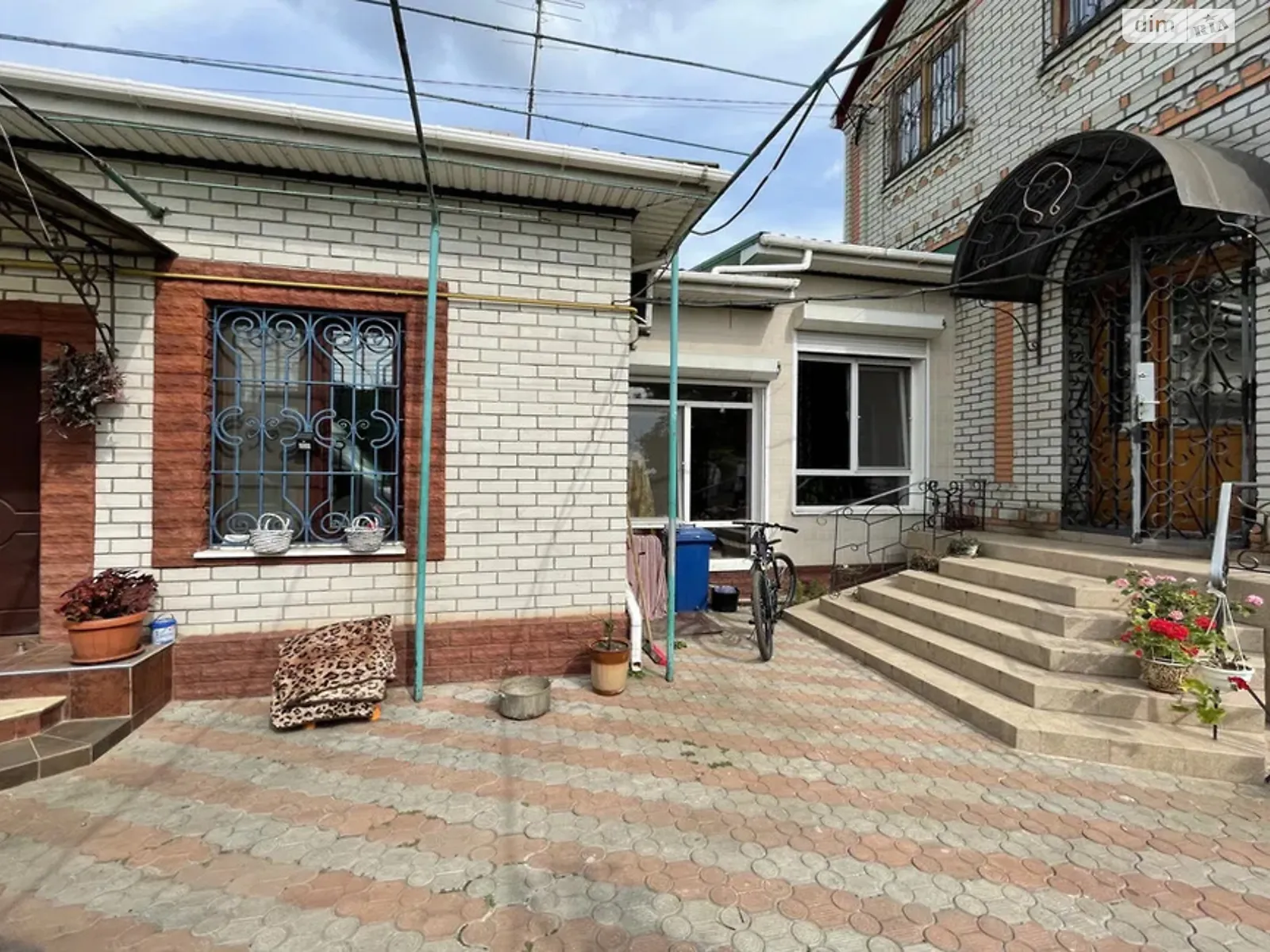 Продается дом на 2 этажа 414 кв. м с мебелью, цена: 180000 $ - фото 1