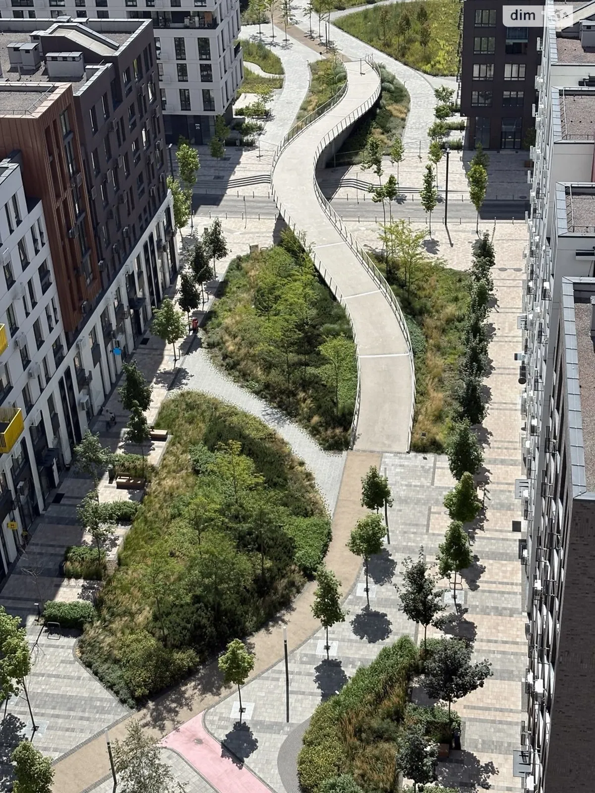 Продается 3-комнатная квартира 117.4 кв. м в Киеве, ул. Салютная - фото 1