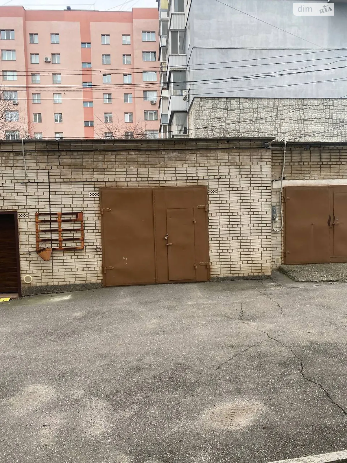 Продается отдельно стоящий гараж универсальный на 30 кв. м, цена: 20000 $ - фото 1