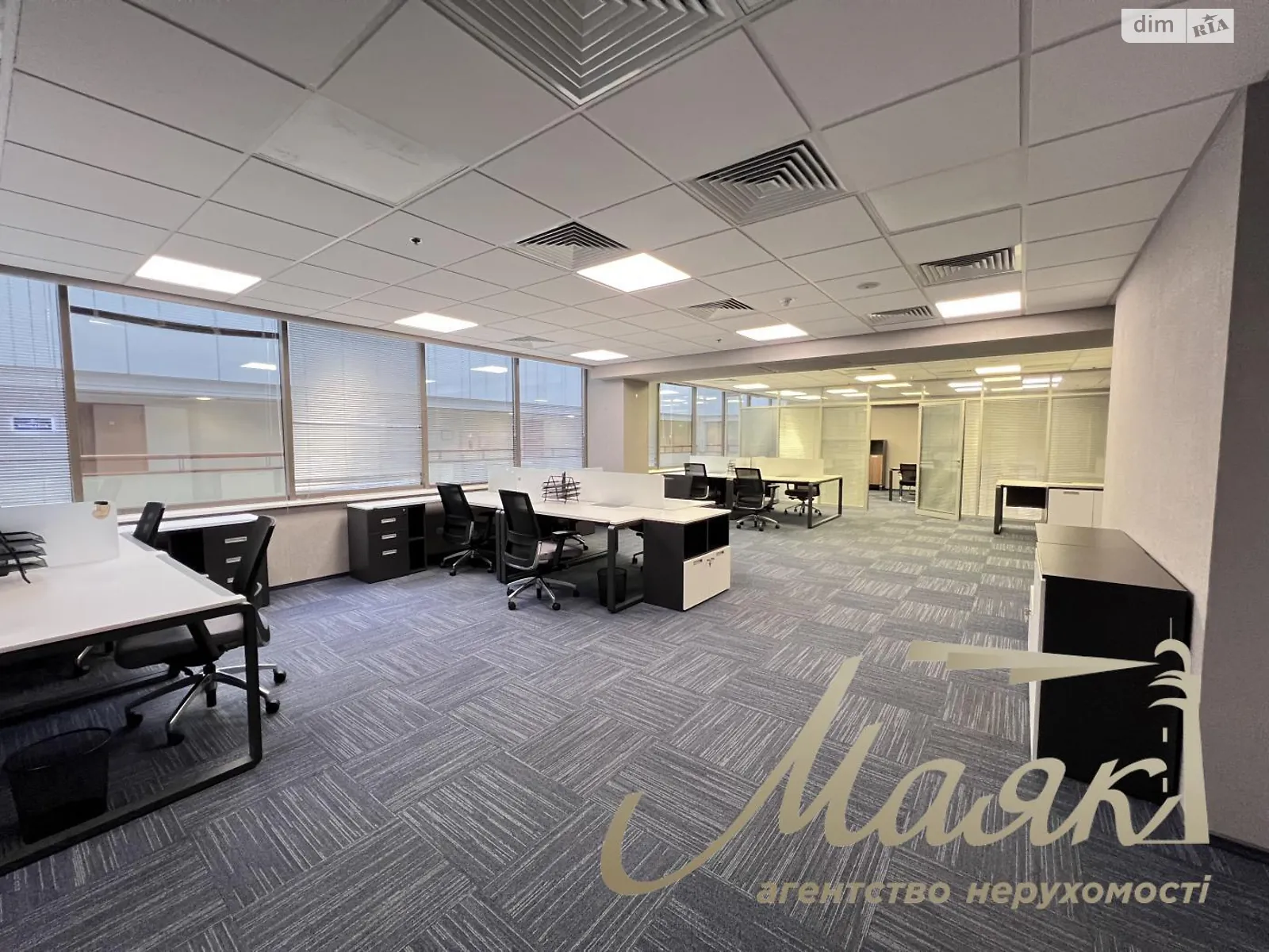 Сдается в аренду офис 130 кв. м в бизнес-центре, цена: 4500 $ - фото 1