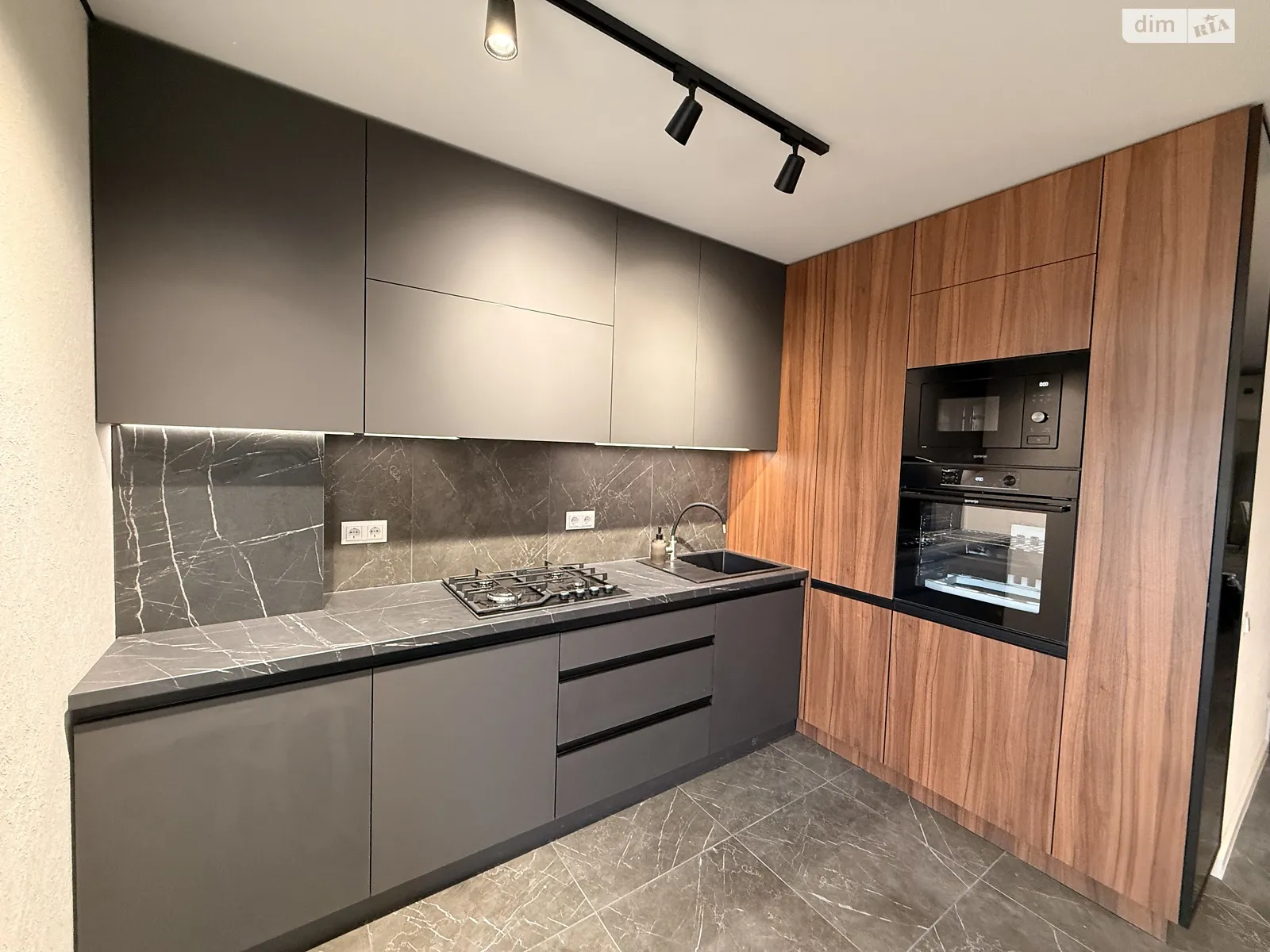 Продается 2-комнатная квартира 76 кв. м в Зарванцах, ул. Одесская, 7 корпус 2 - фото 1