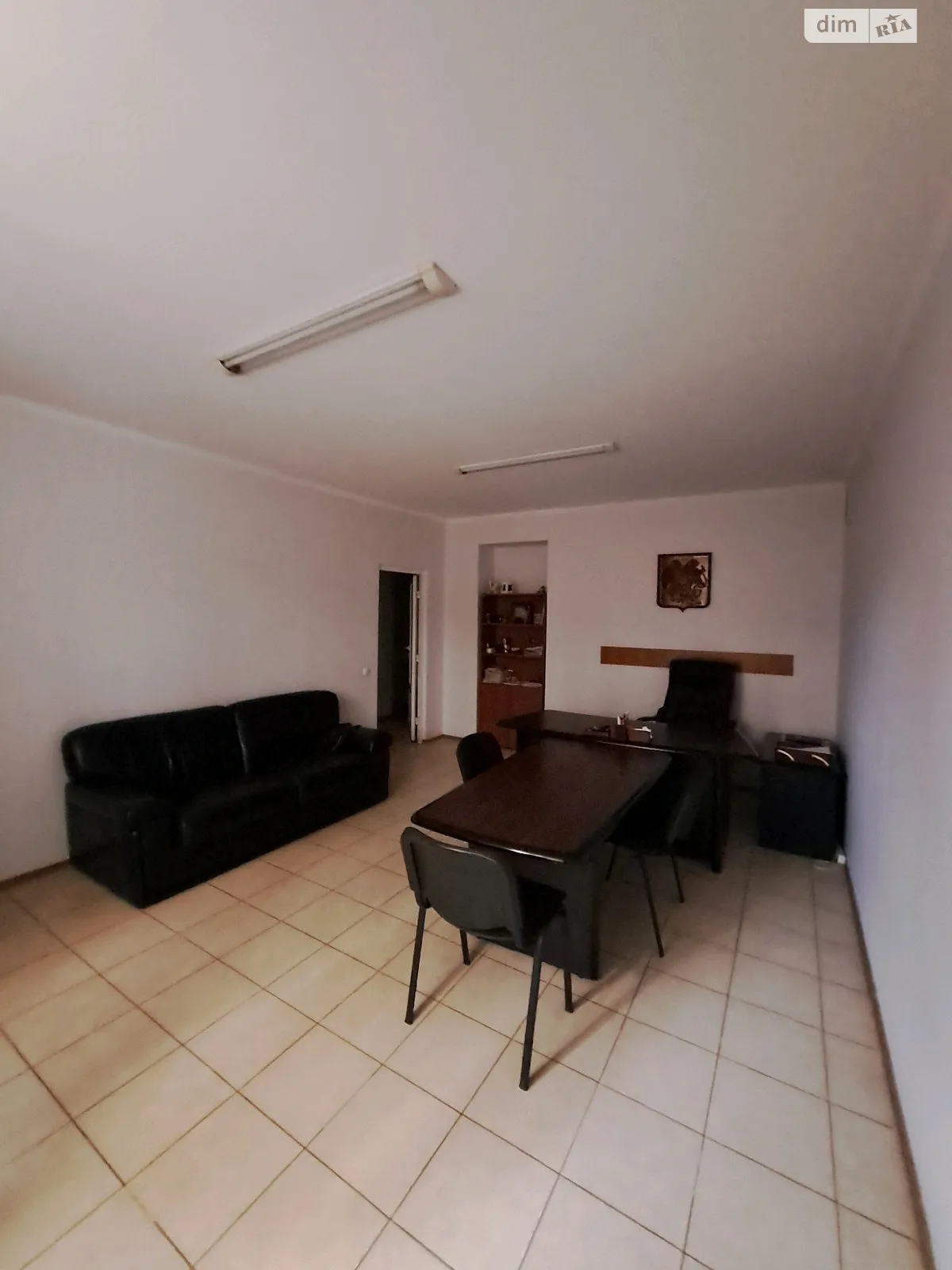 Продается офис 94 кв. м в бизнес-центре, цена: 69000 $ - фото 1