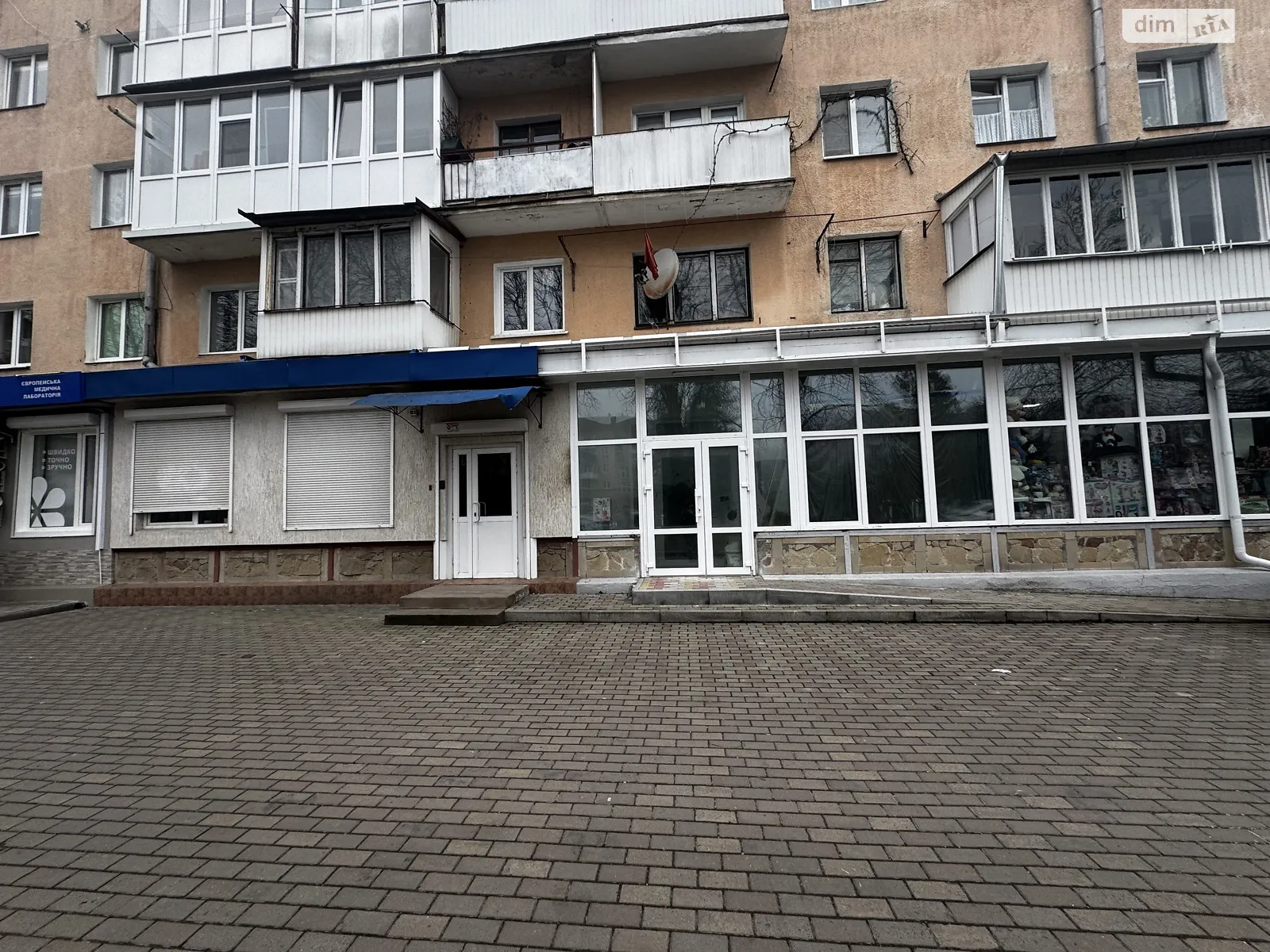 Сдается в аренду помещения свободного назначения 75 кв. м в 5-этажном здании, цена: 38000 грн - фото 1