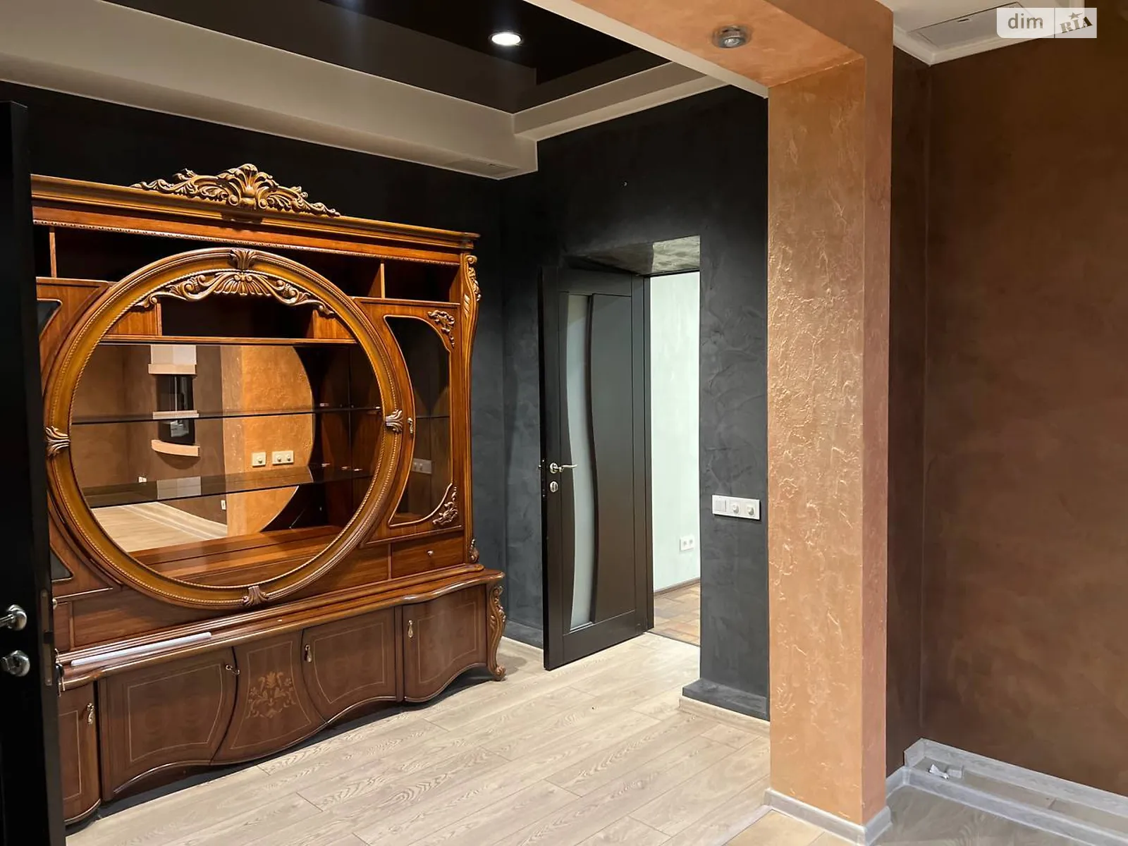 Сдается в аренду офис 178 кв. м в бизнес-центре, цена: 50000 грн - фото 1