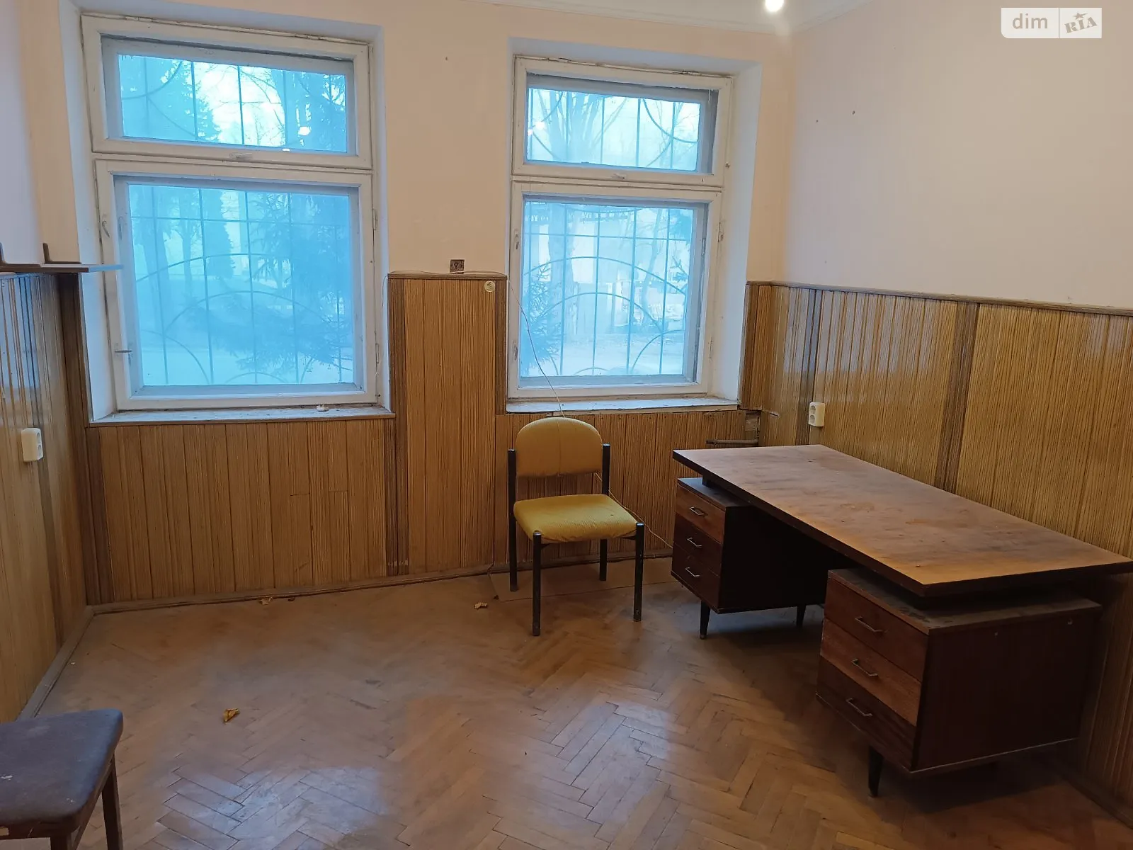 Сдается в аренду офис 12.9 кв. м в бизнес-центре, цена: 2200 грн - фото 1