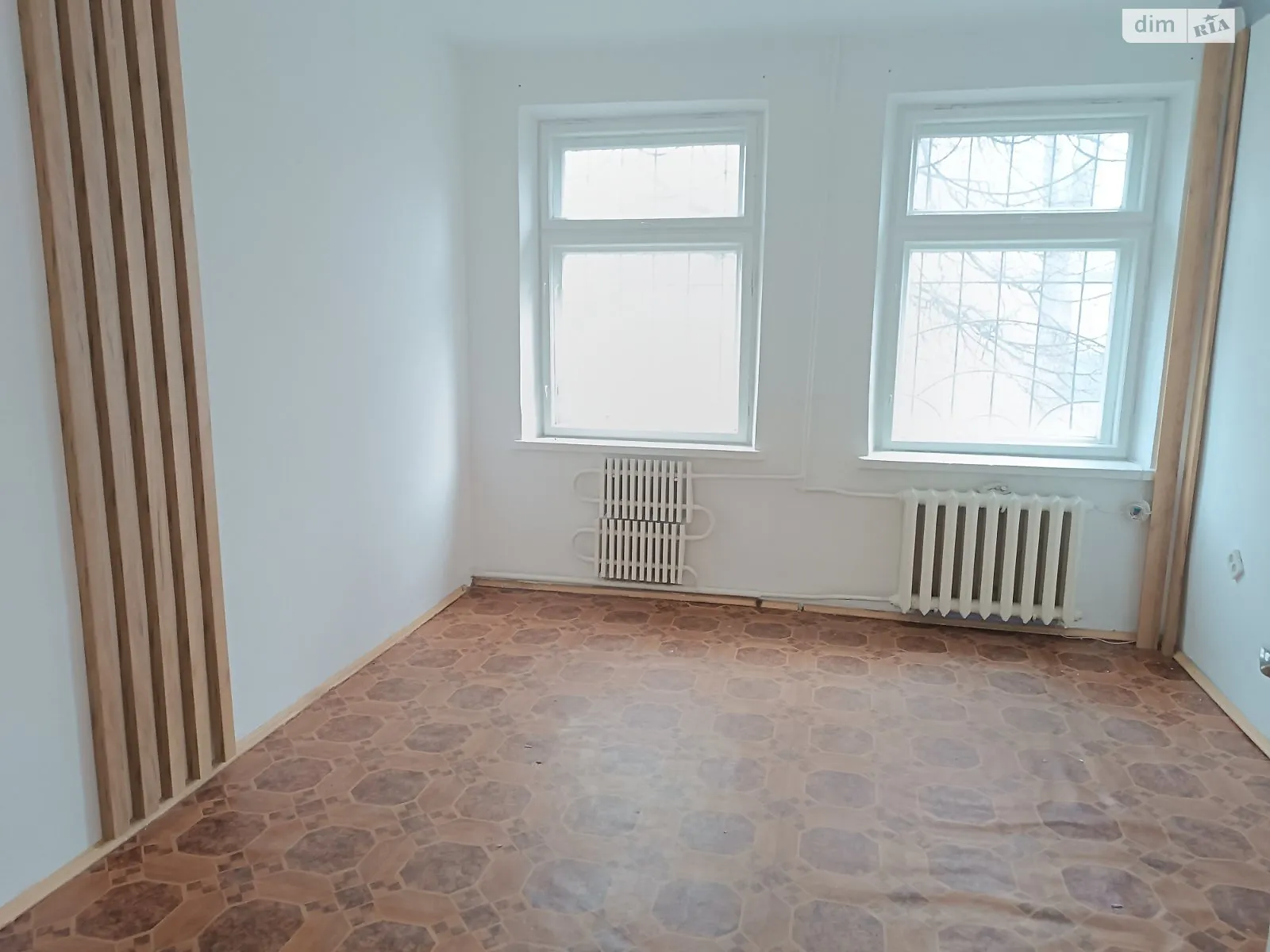 Сдается в аренду офис 13.9 кв. м в бизнес-центре, цена: 2300 грн - фото 1