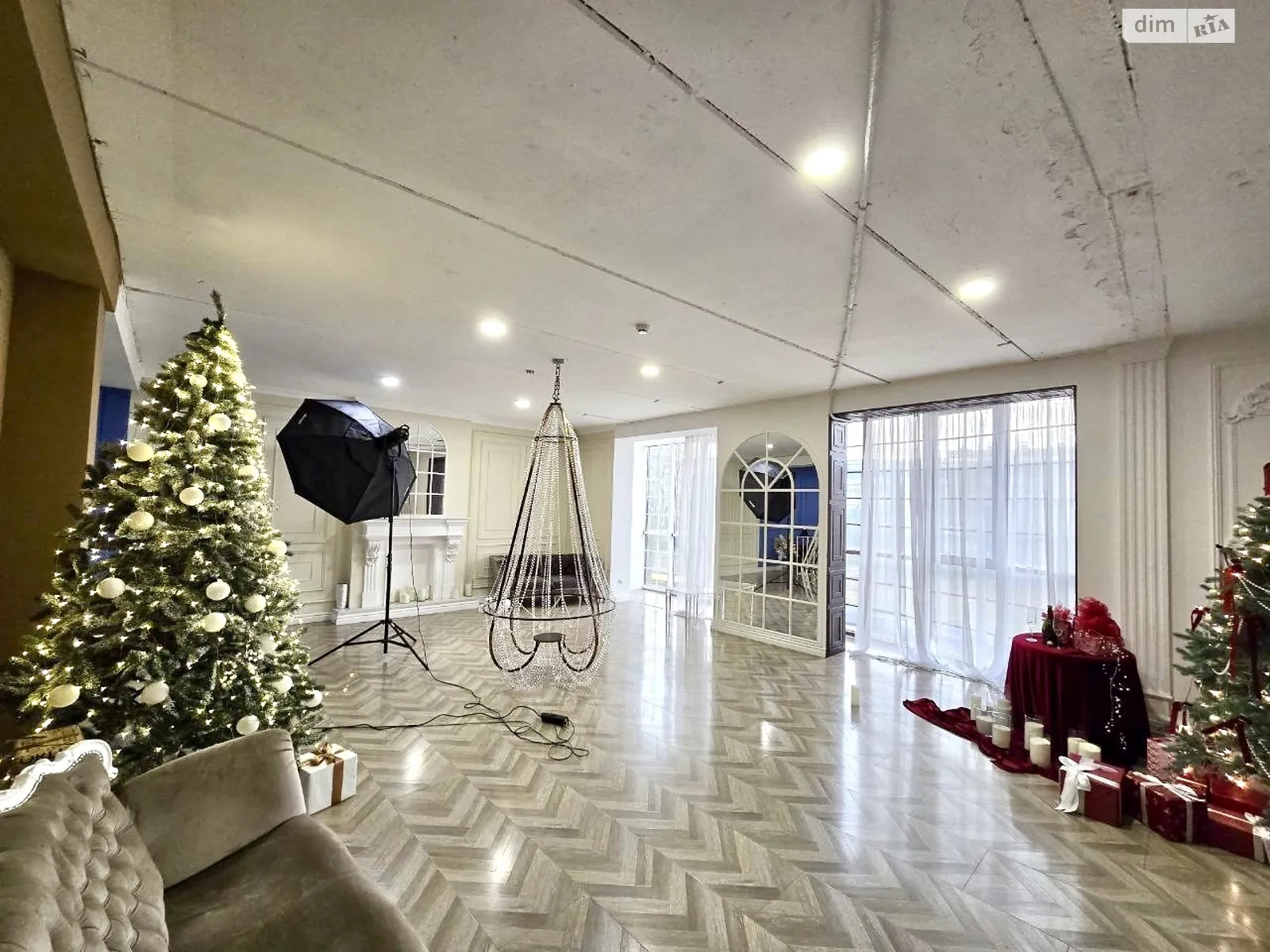 Сдается в аренду помещения свободного назначения 270 кв. м в 3-этажном здании, цена: 2160 $ - фото 1