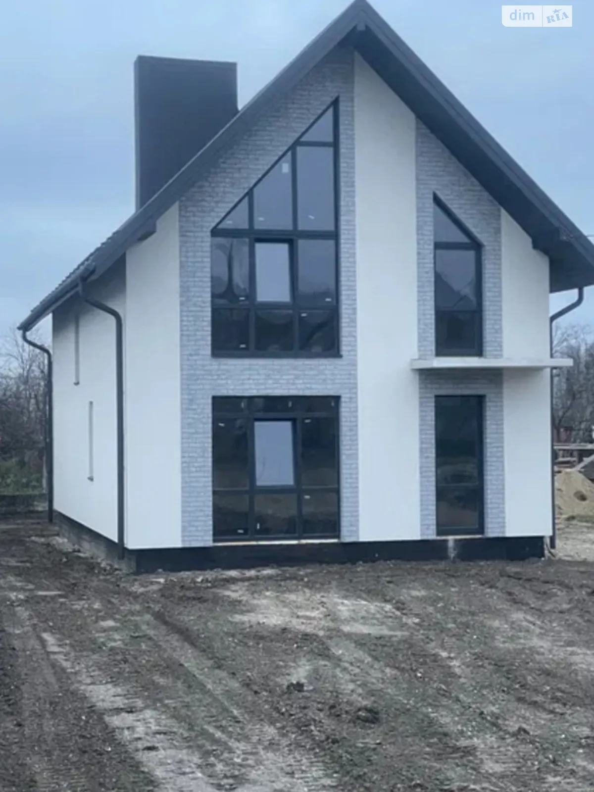 Продается дом на 2 этажа 140 кв. м с бассейном, цена: 84000 $ - фото 1