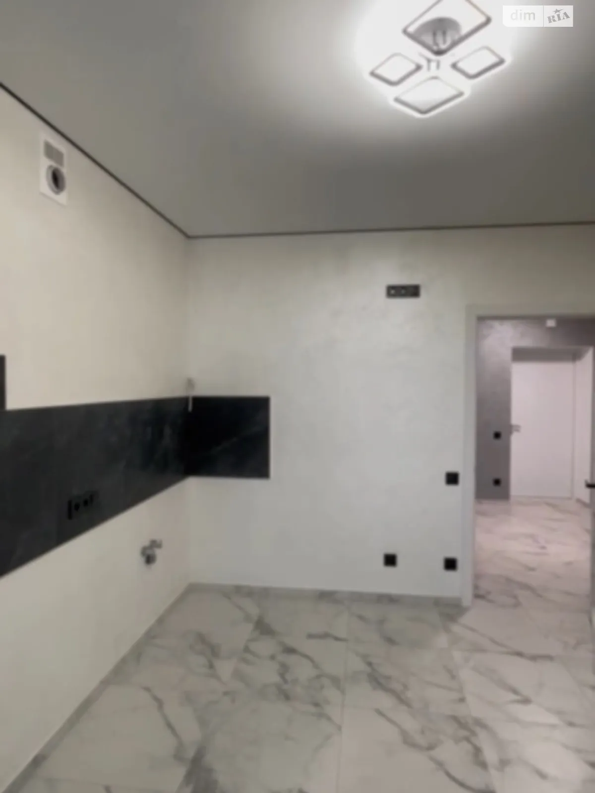 Продается 1-комнатная квартира 50 кв. м в Моршине, центр, 1 - фото 1