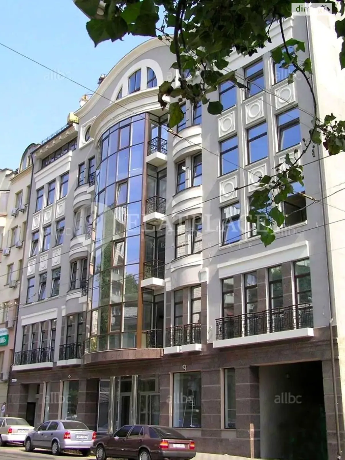 Сдается в аренду офис 350 кв. м в бизнес-центре, цена: 3490 $ - фото 1