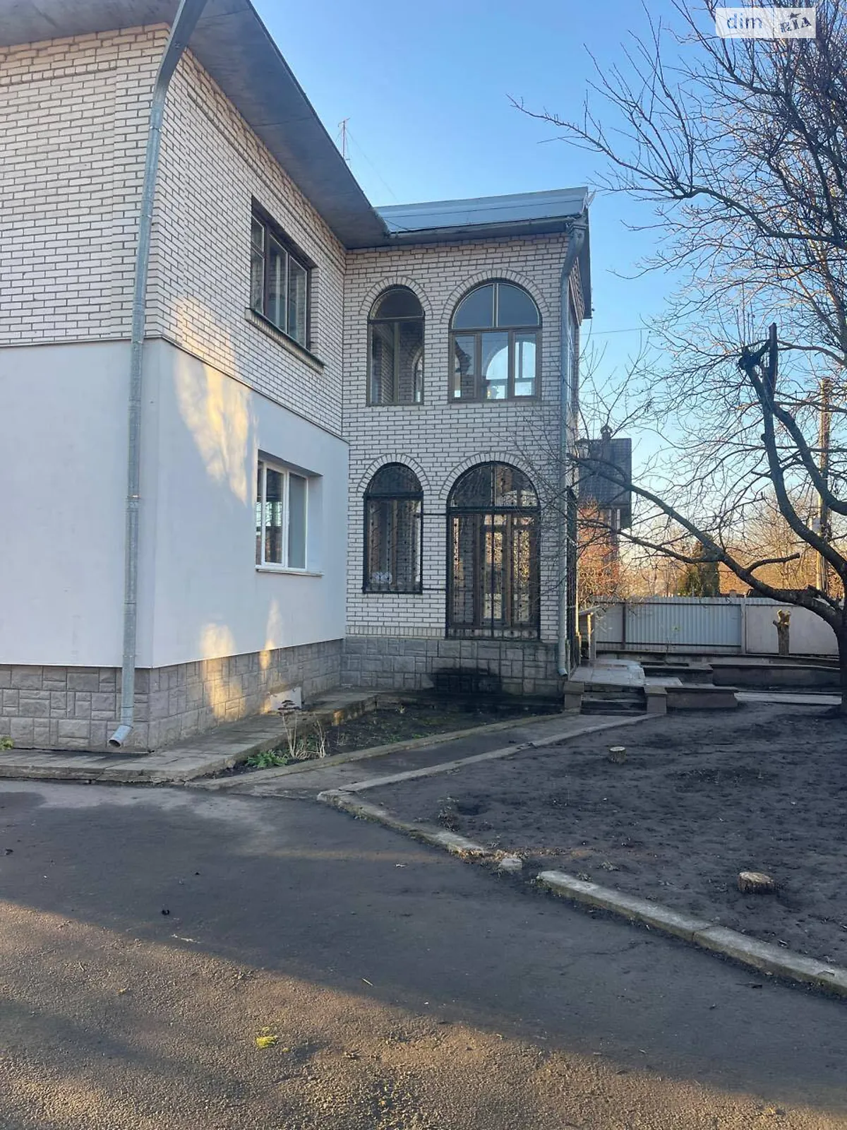 Продается дом на 2 этажа 416.7 кв. м с баней/сауной, цена: 165000 $ - фото 1