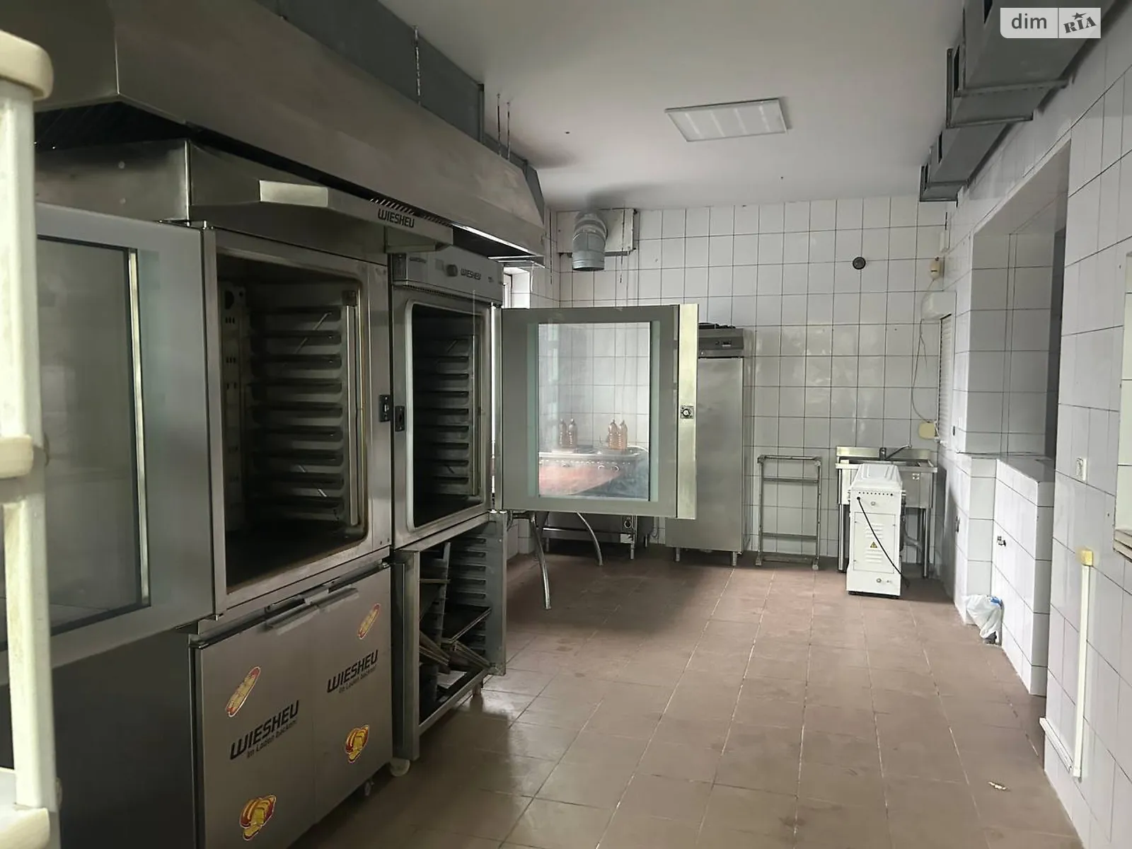 Сдается в аренду помещения свободного назначения 119.7 кв. м в 1-этажном здании, цена: 23940 грн - фото 1