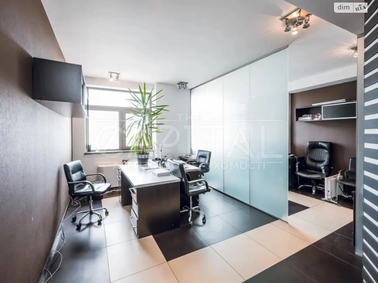 Продається офіс 181.2 кв. м в бізнес-центрі, цена: 360000 $ - фото 1