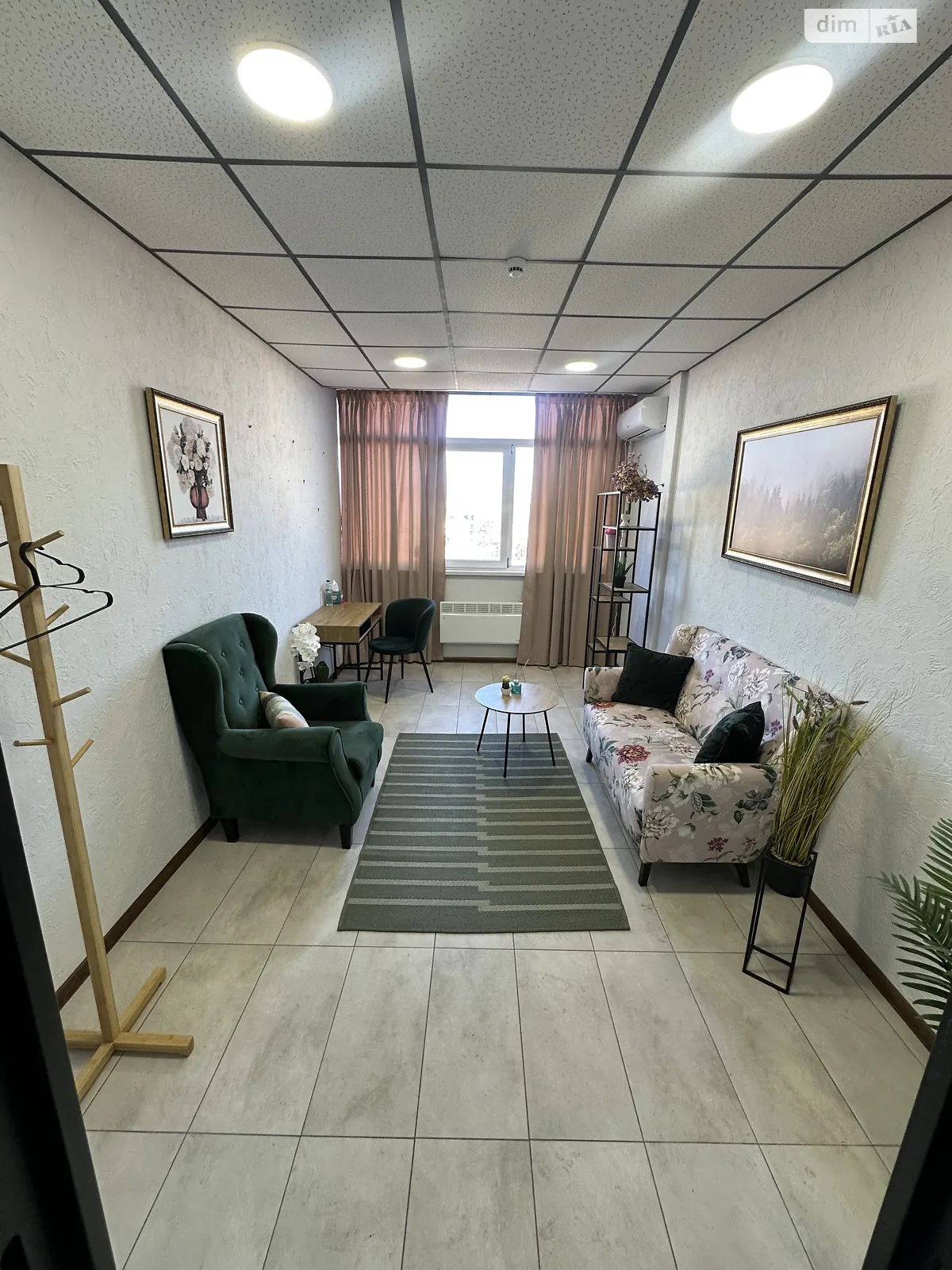 Сдается в аренду офис 15 кв. м в бизнес-центре, цена: 8000 грн - фото 1